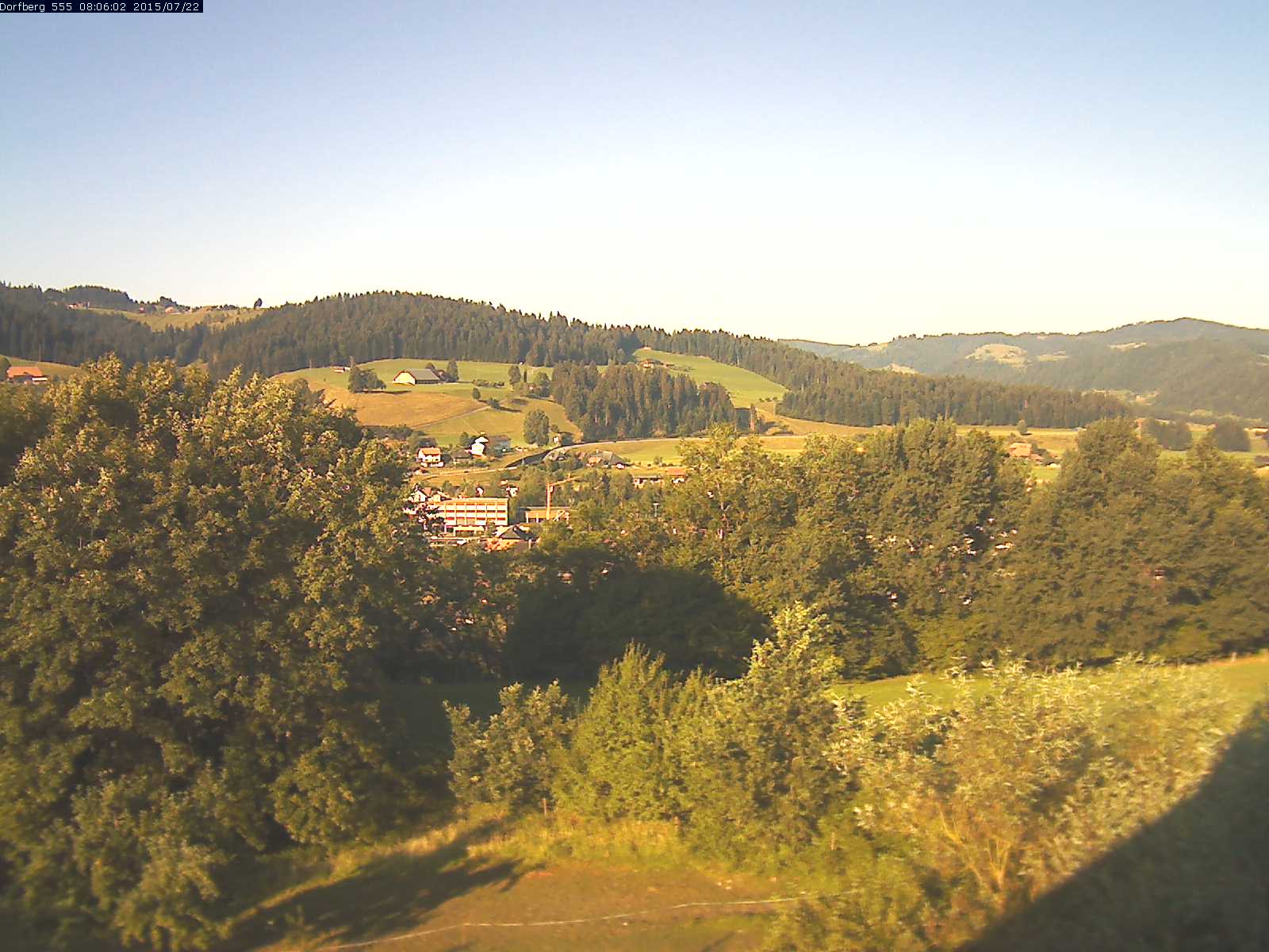 Webcam-Bild: Aussicht vom Dorfberg in Langnau 20150722-080601