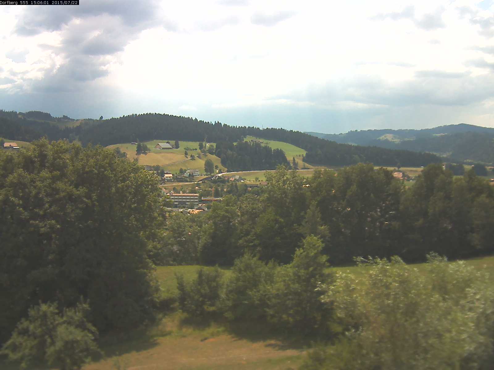 Webcam-Bild: Aussicht vom Dorfberg in Langnau 20150722-150601