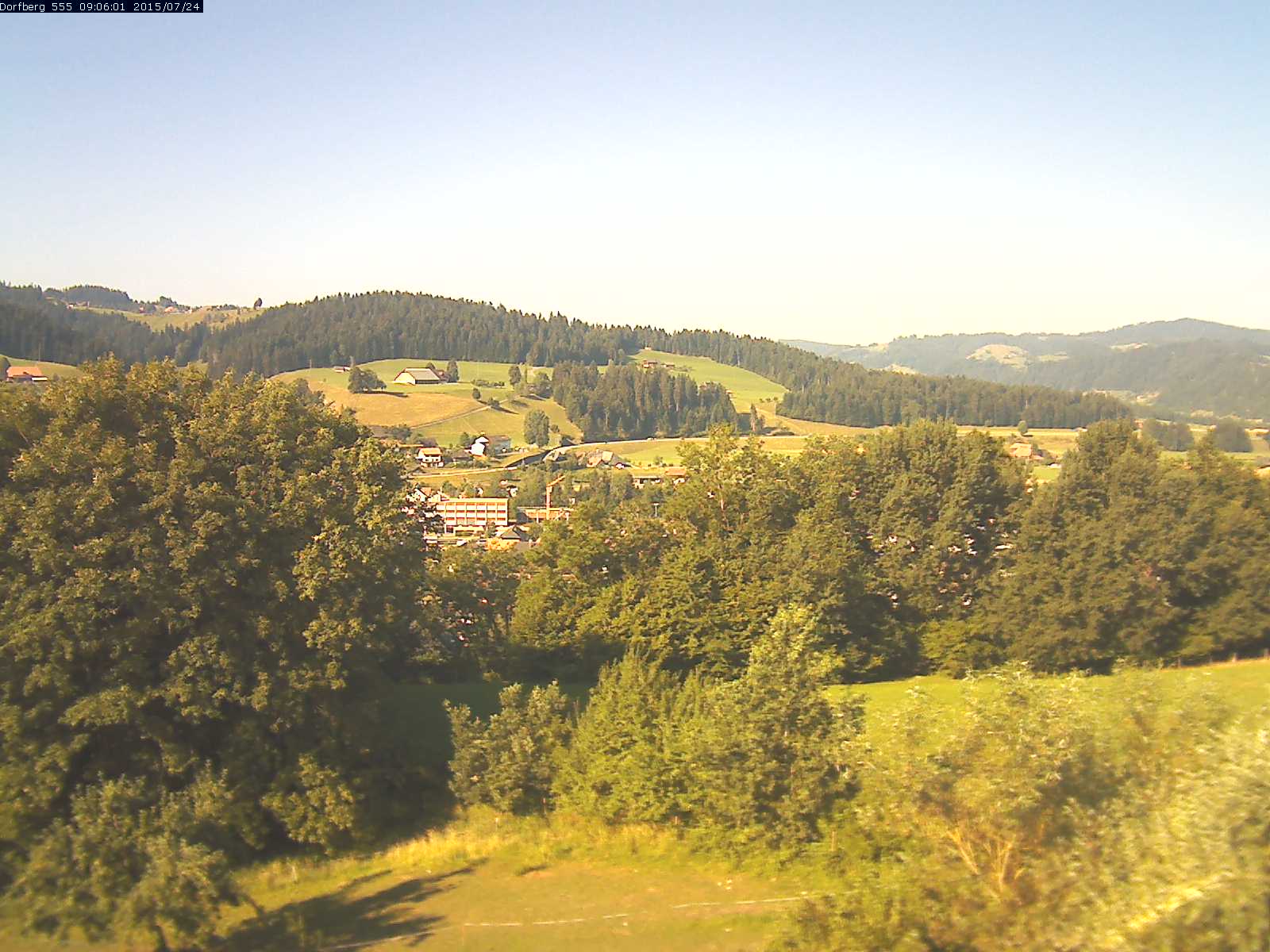 Webcam-Bild: Aussicht vom Dorfberg in Langnau 20150724-090601