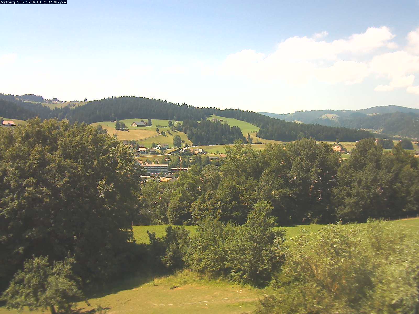 Webcam-Bild: Aussicht vom Dorfberg in Langnau 20150724-120601