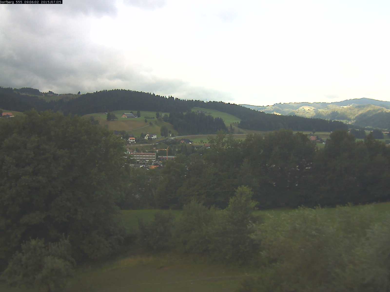 Webcam-Bild: Aussicht vom Dorfberg in Langnau 20150725-090601