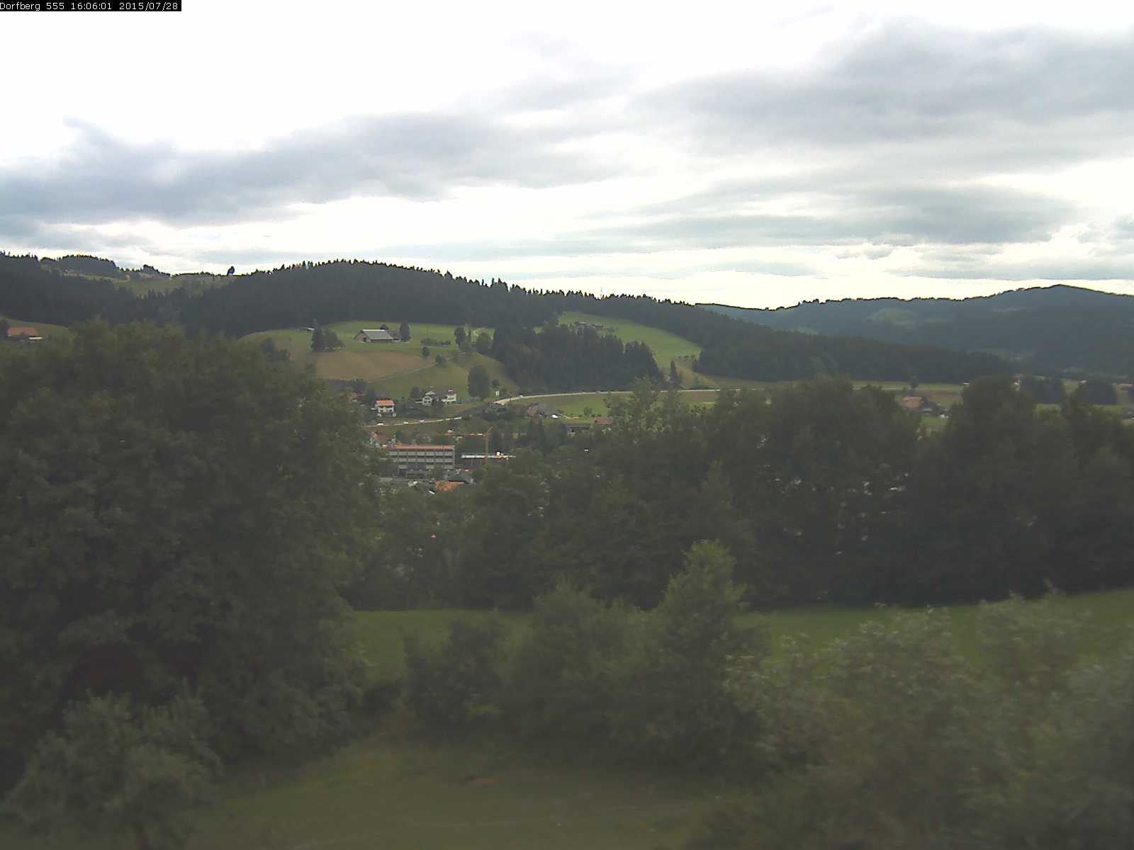 Webcam-Bild: Aussicht vom Dorfberg in Langnau 20150728-160601