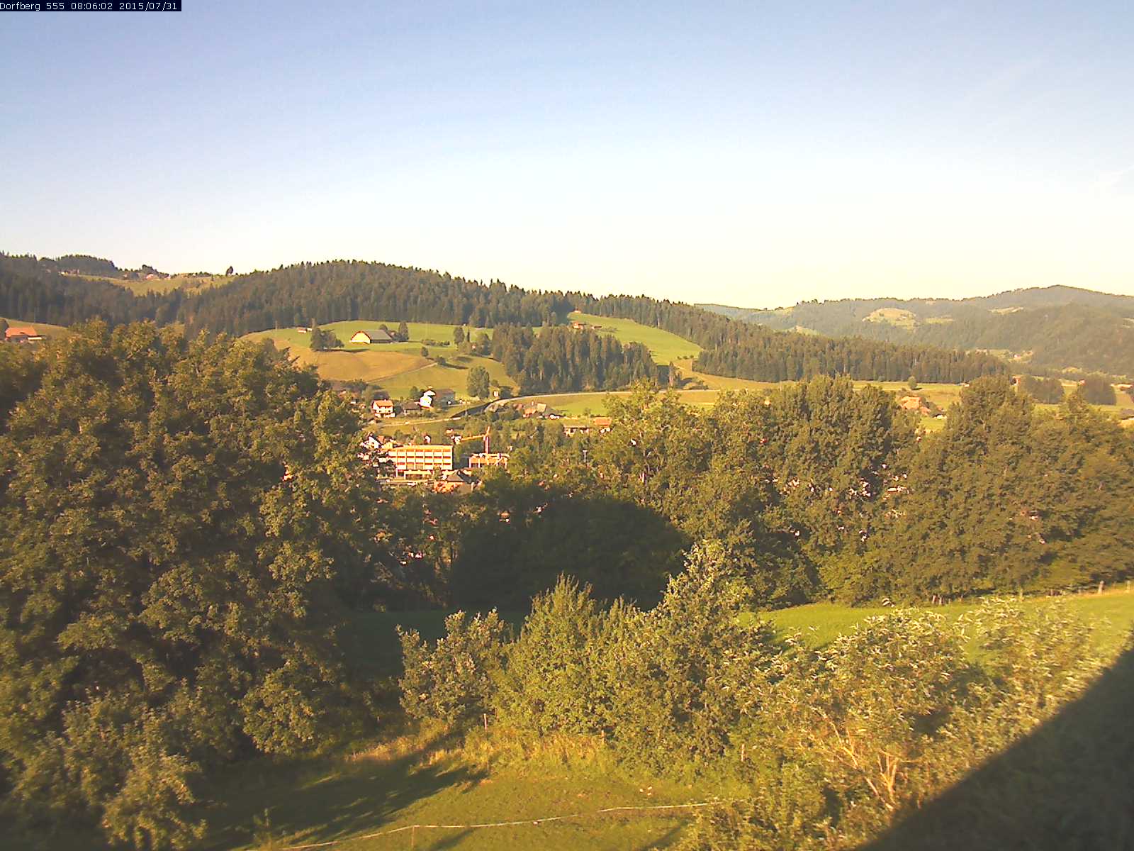 Webcam-Bild: Aussicht vom Dorfberg in Langnau 20150731-080601