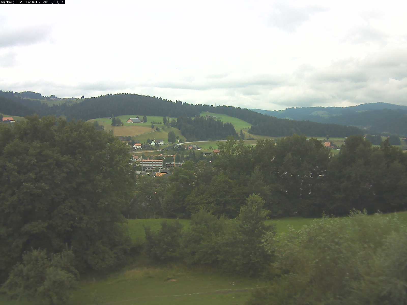 Webcam-Bild: Aussicht vom Dorfberg in Langnau 20150801-140601