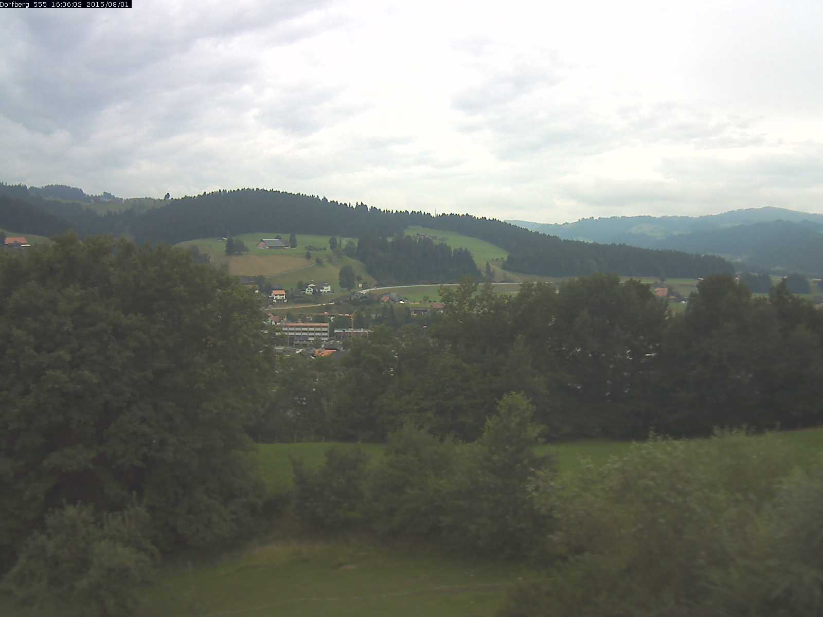 Webcam-Bild: Aussicht vom Dorfberg in Langnau 20150801-160601