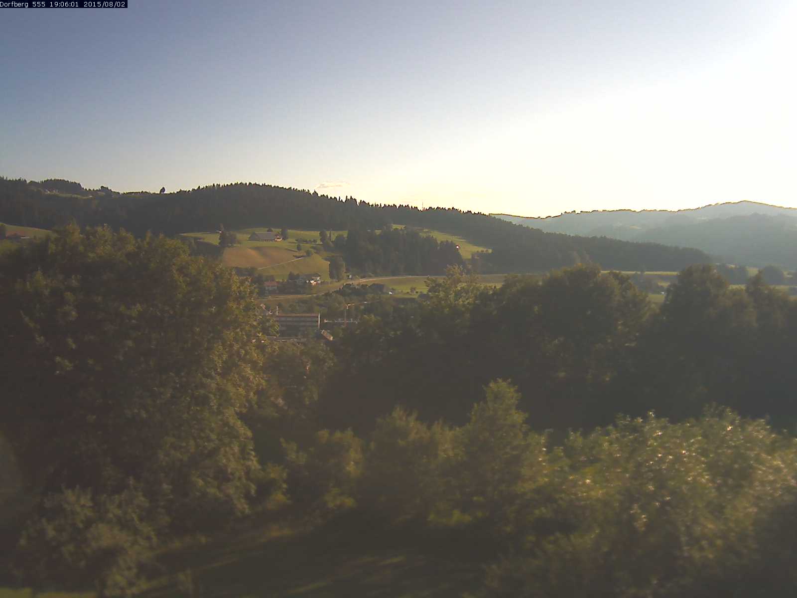 Webcam-Bild: Aussicht vom Dorfberg in Langnau 20150802-190601
