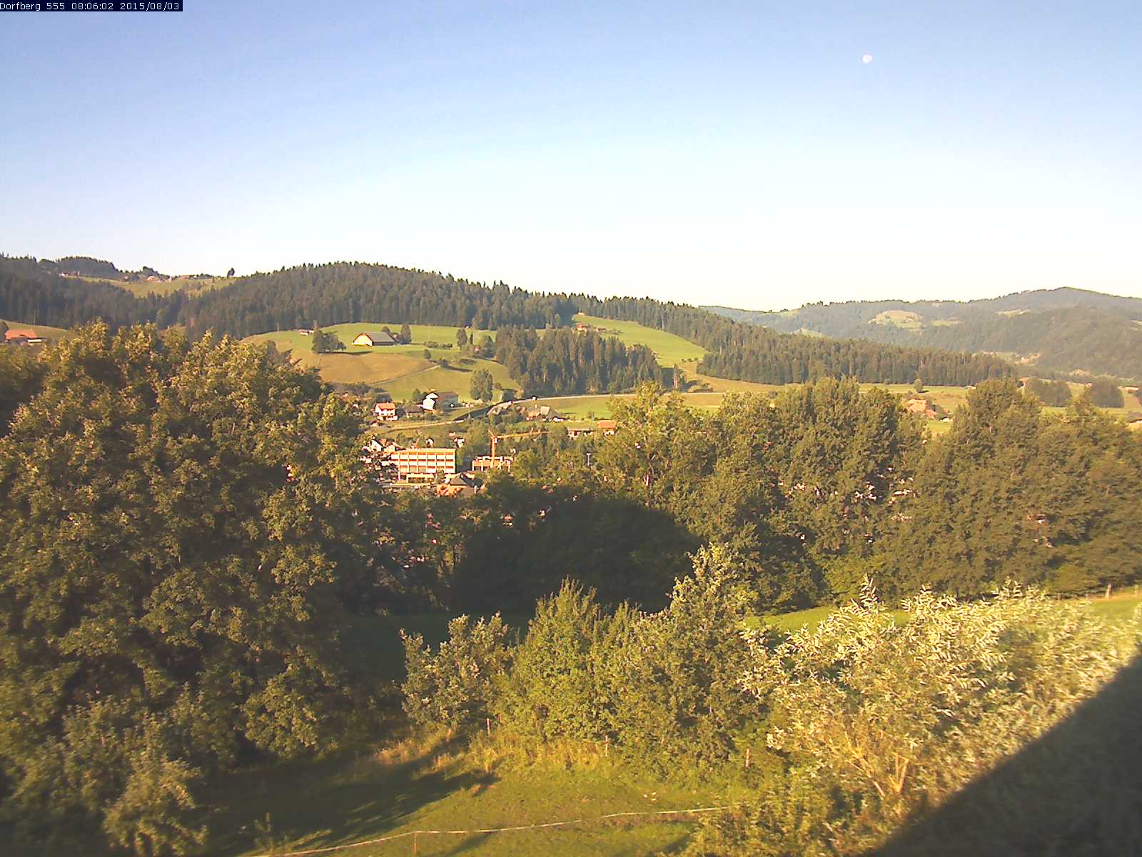 Webcam-Bild: Aussicht vom Dorfberg in Langnau 20150803-080601