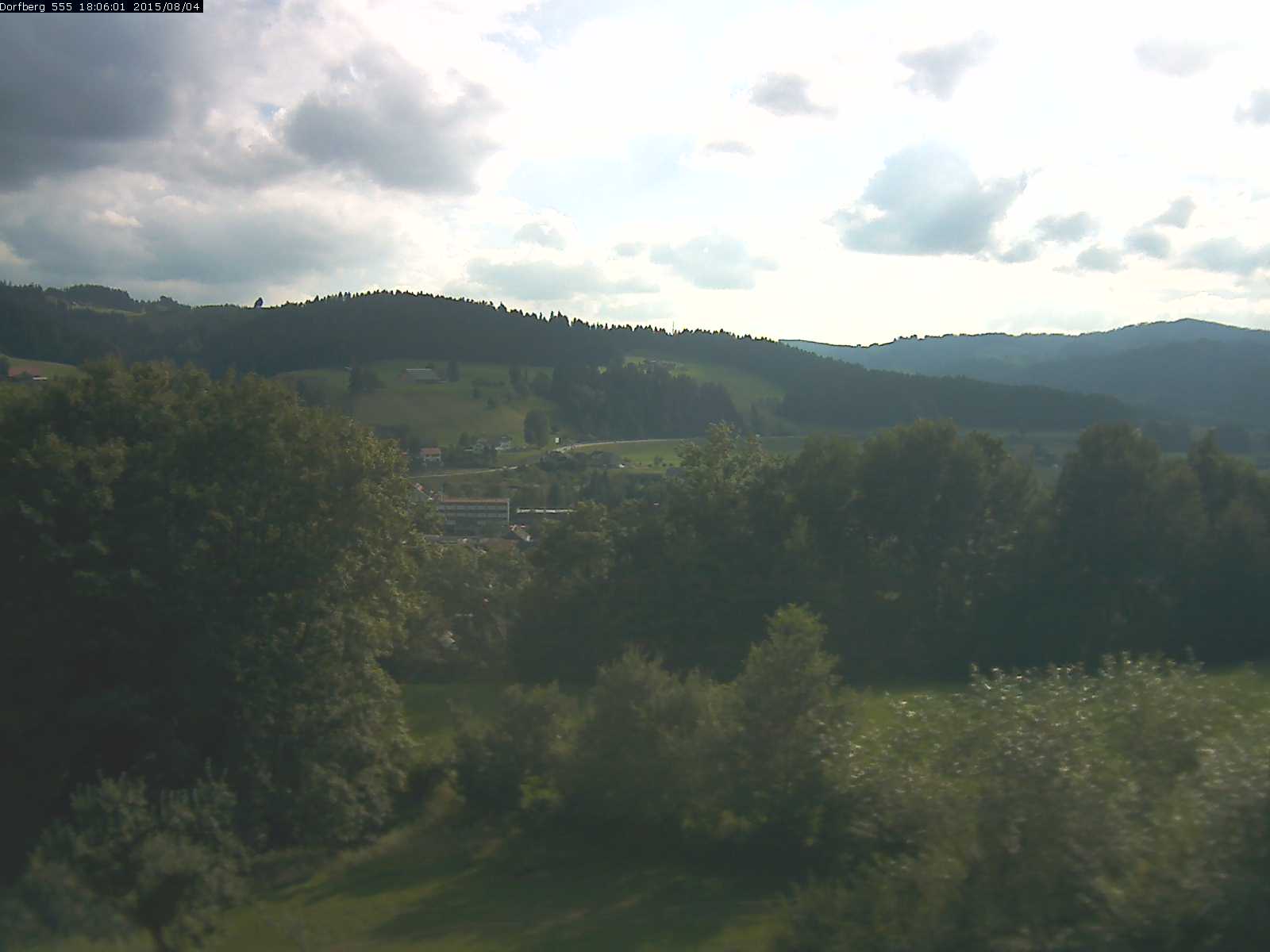 Webcam-Bild: Aussicht vom Dorfberg in Langnau 20150804-180601