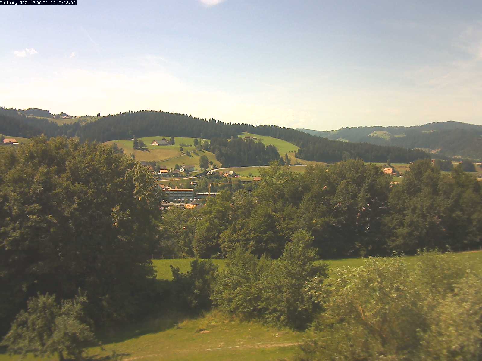 Webcam-Bild: Aussicht vom Dorfberg in Langnau 20150806-120601