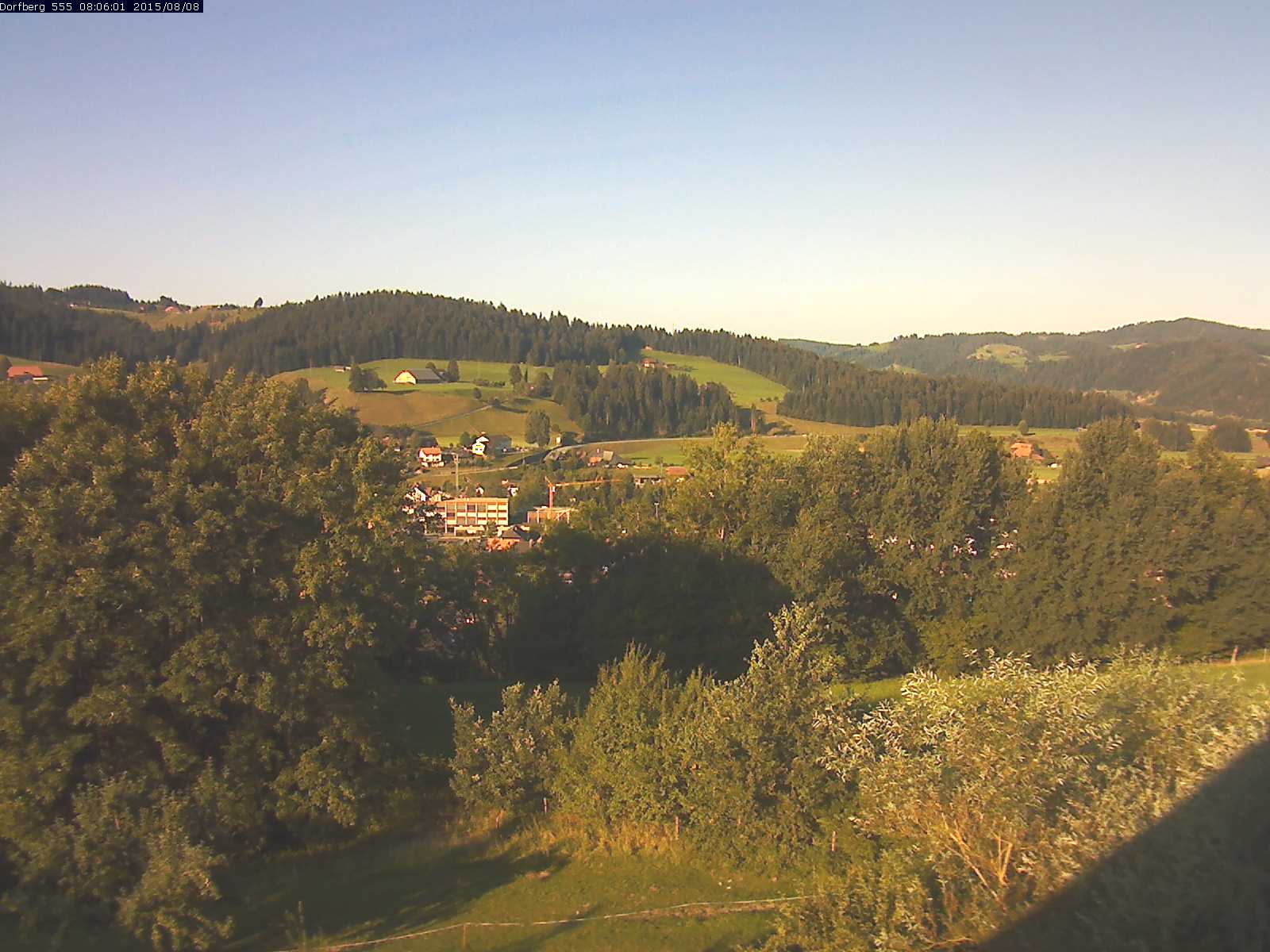 Webcam-Bild: Aussicht vom Dorfberg in Langnau 20150808-080601