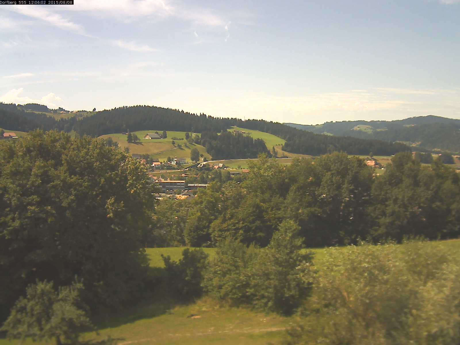 Webcam-Bild: Aussicht vom Dorfberg in Langnau 20150808-120602