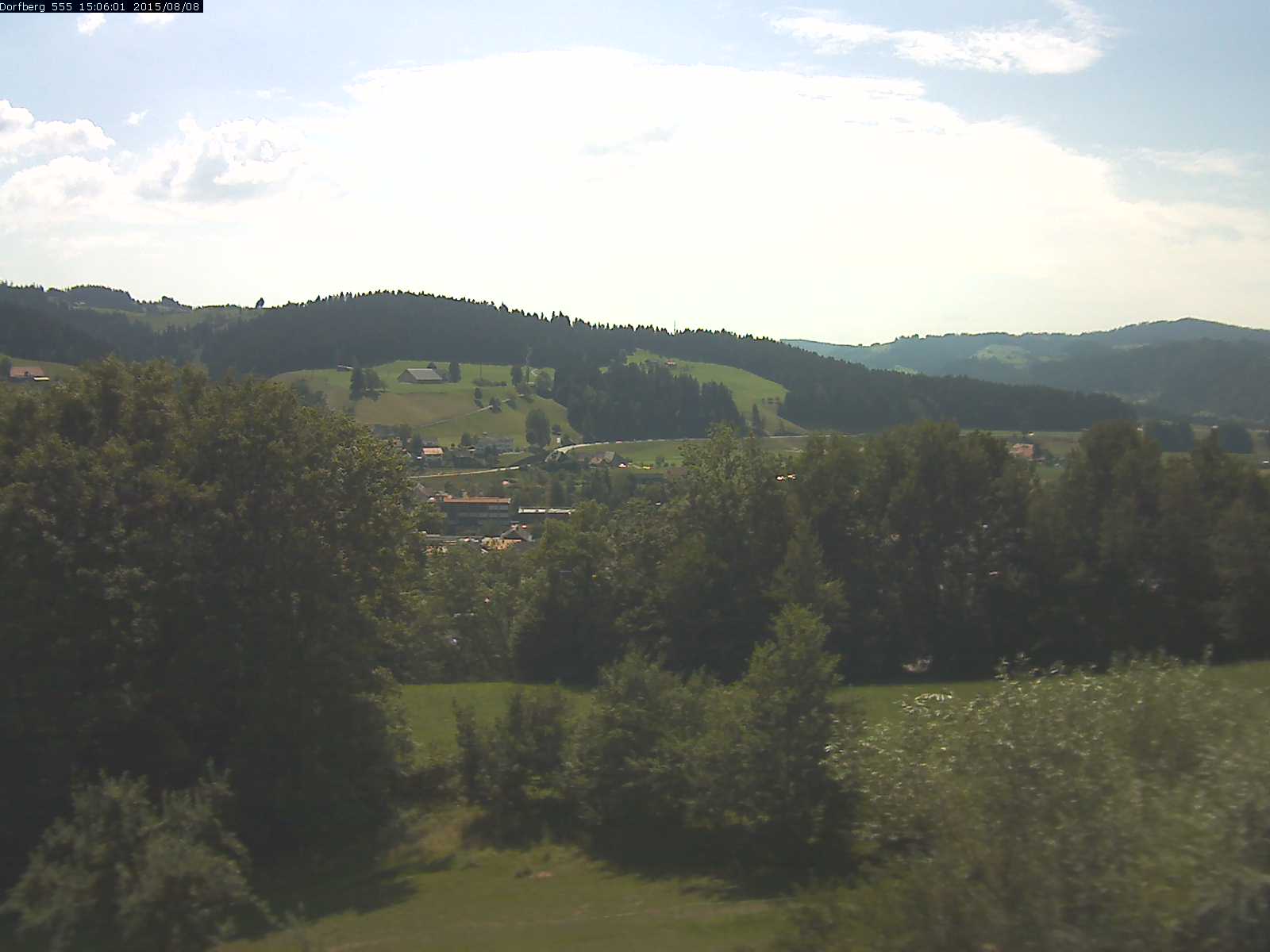 Webcam-Bild: Aussicht vom Dorfberg in Langnau 20150808-150601