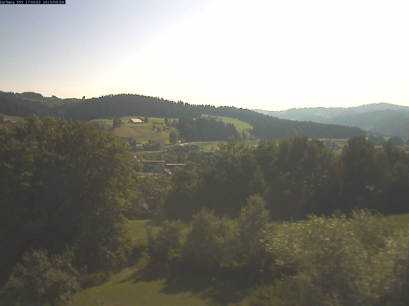 Webcam-Bild: Aussicht vom Dorfberg in Langnau 20150808-170601