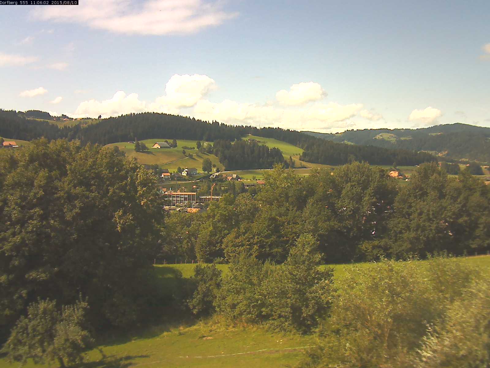 Webcam-Bild: Aussicht vom Dorfberg in Langnau 20150810-110602