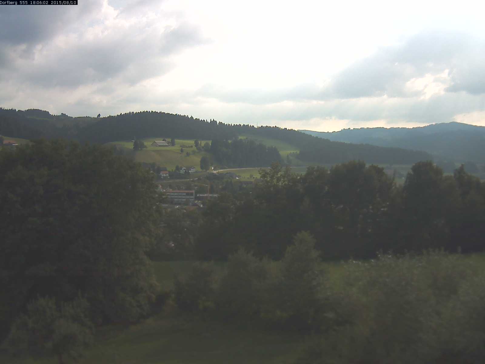 Webcam-Bild: Aussicht vom Dorfberg in Langnau 20150810-180601