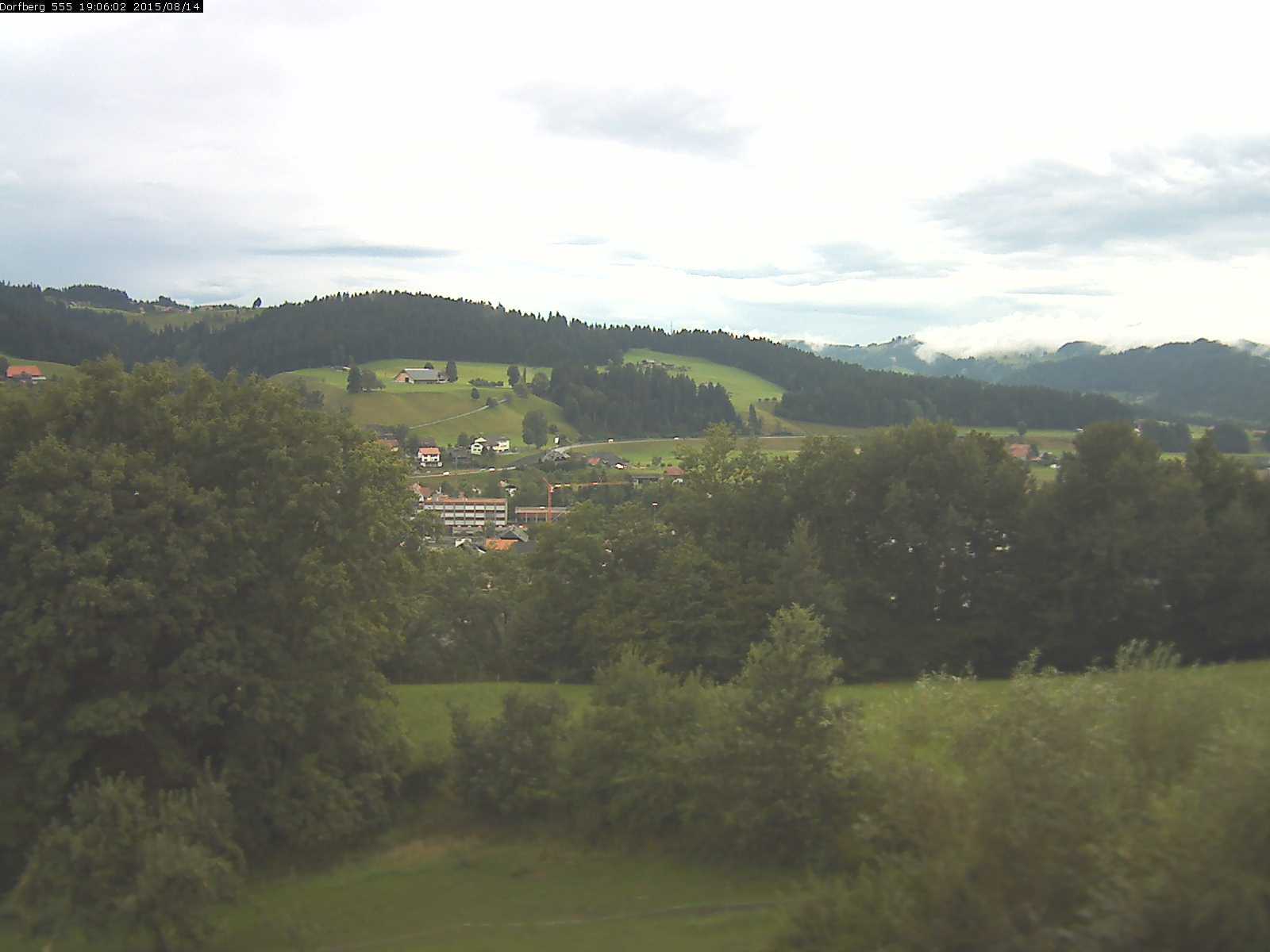 Webcam-Bild: Aussicht vom Dorfberg in Langnau 20150814-190602