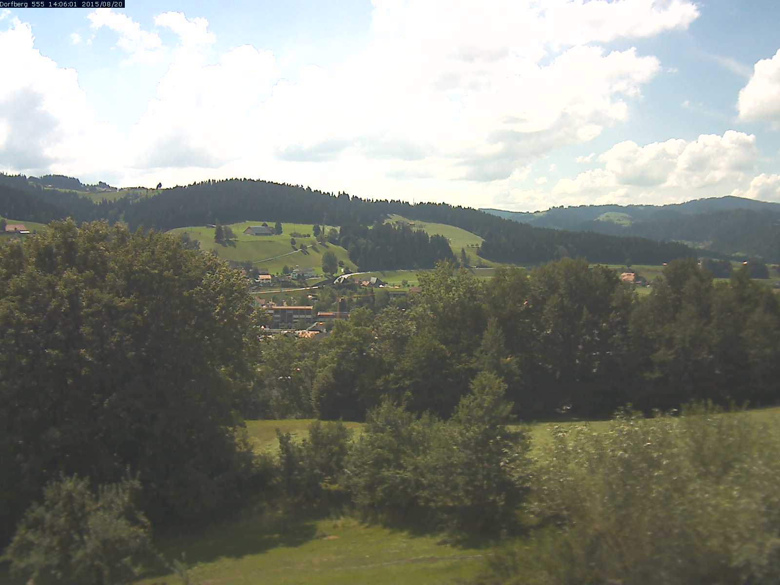 Webcam-Bild: Aussicht vom Dorfberg in Langnau 20150820-140601