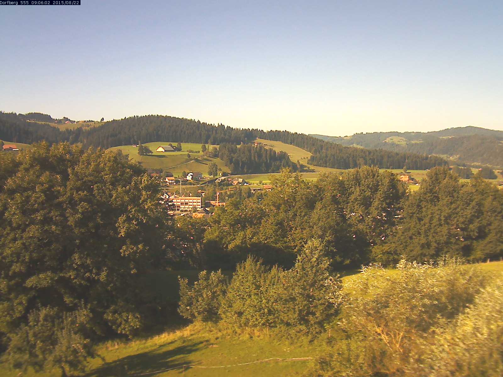 Webcam-Bild: Aussicht vom Dorfberg in Langnau 20150822-090601