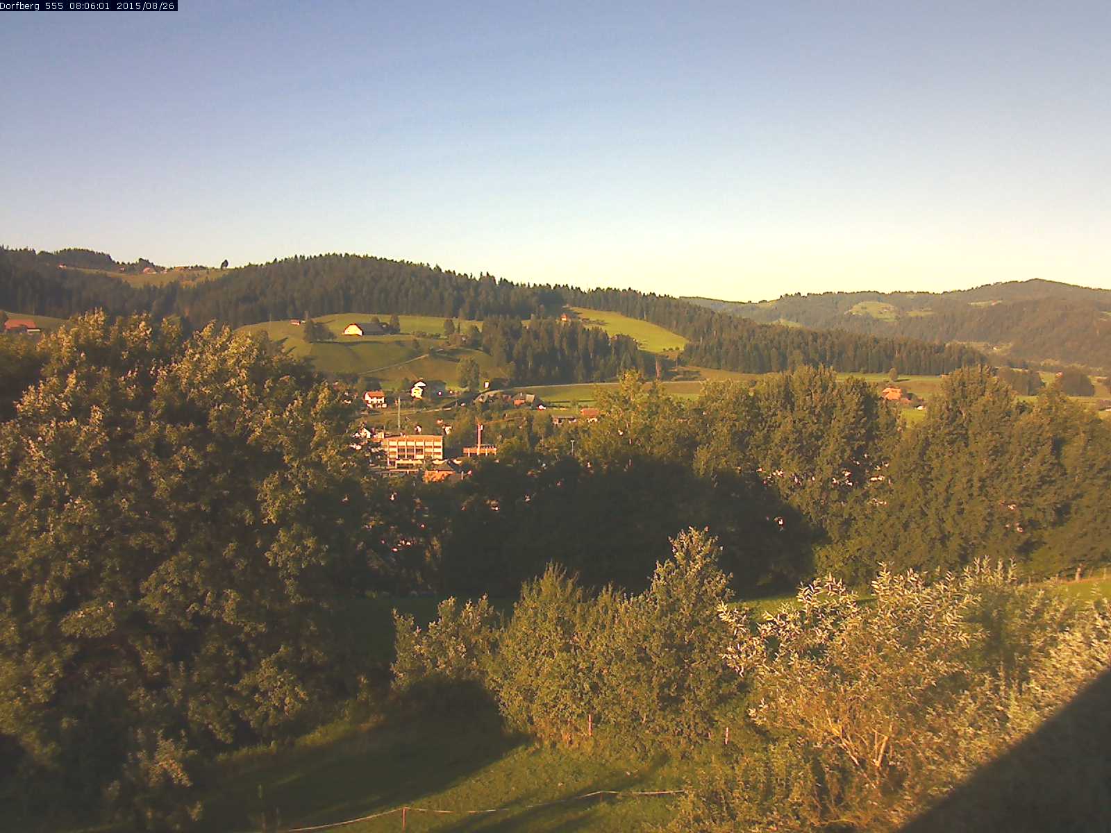 Webcam-Bild: Aussicht vom Dorfberg in Langnau 20150826-080601