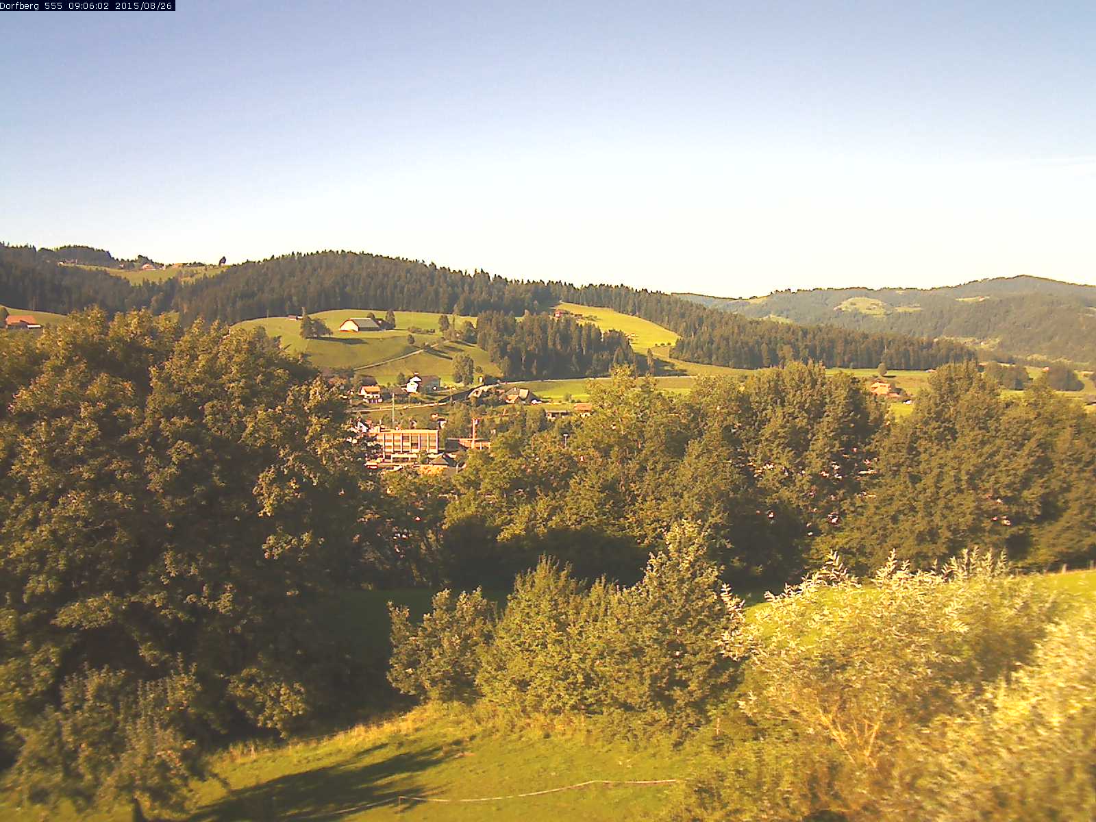 Webcam-Bild: Aussicht vom Dorfberg in Langnau 20150826-090601
