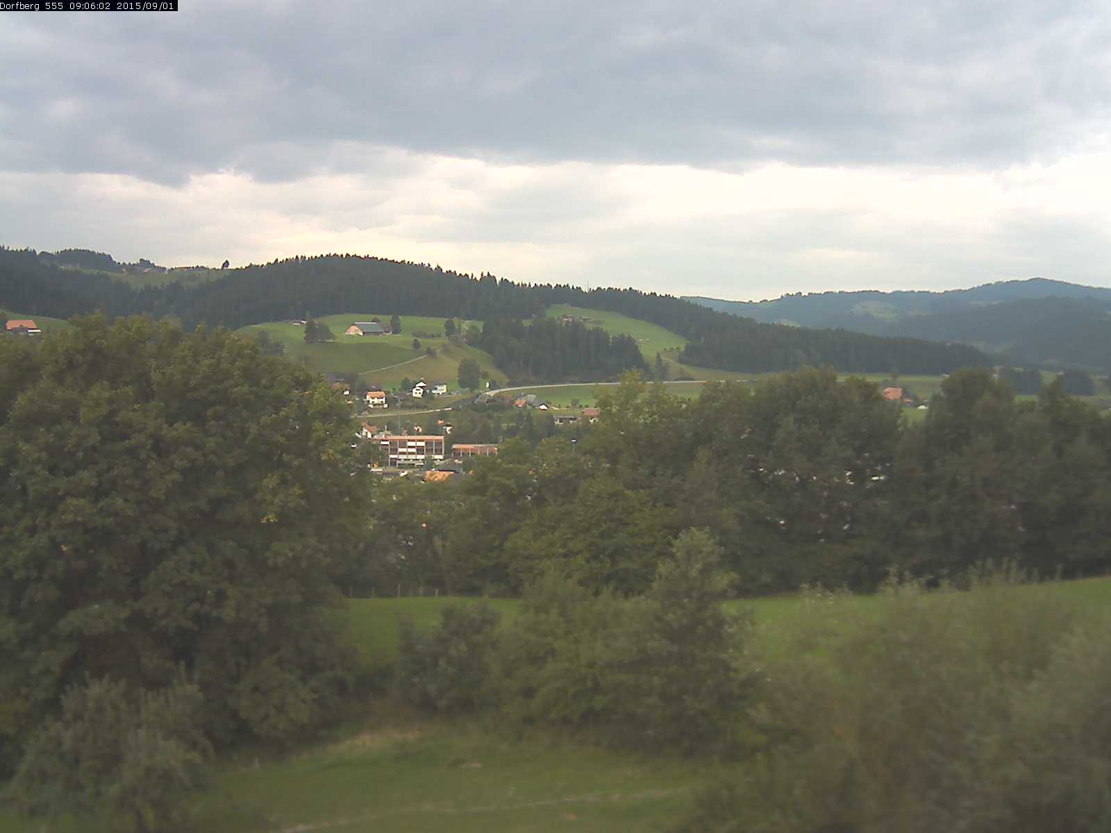 Webcam-Bild: Aussicht vom Dorfberg in Langnau 20150901-090601