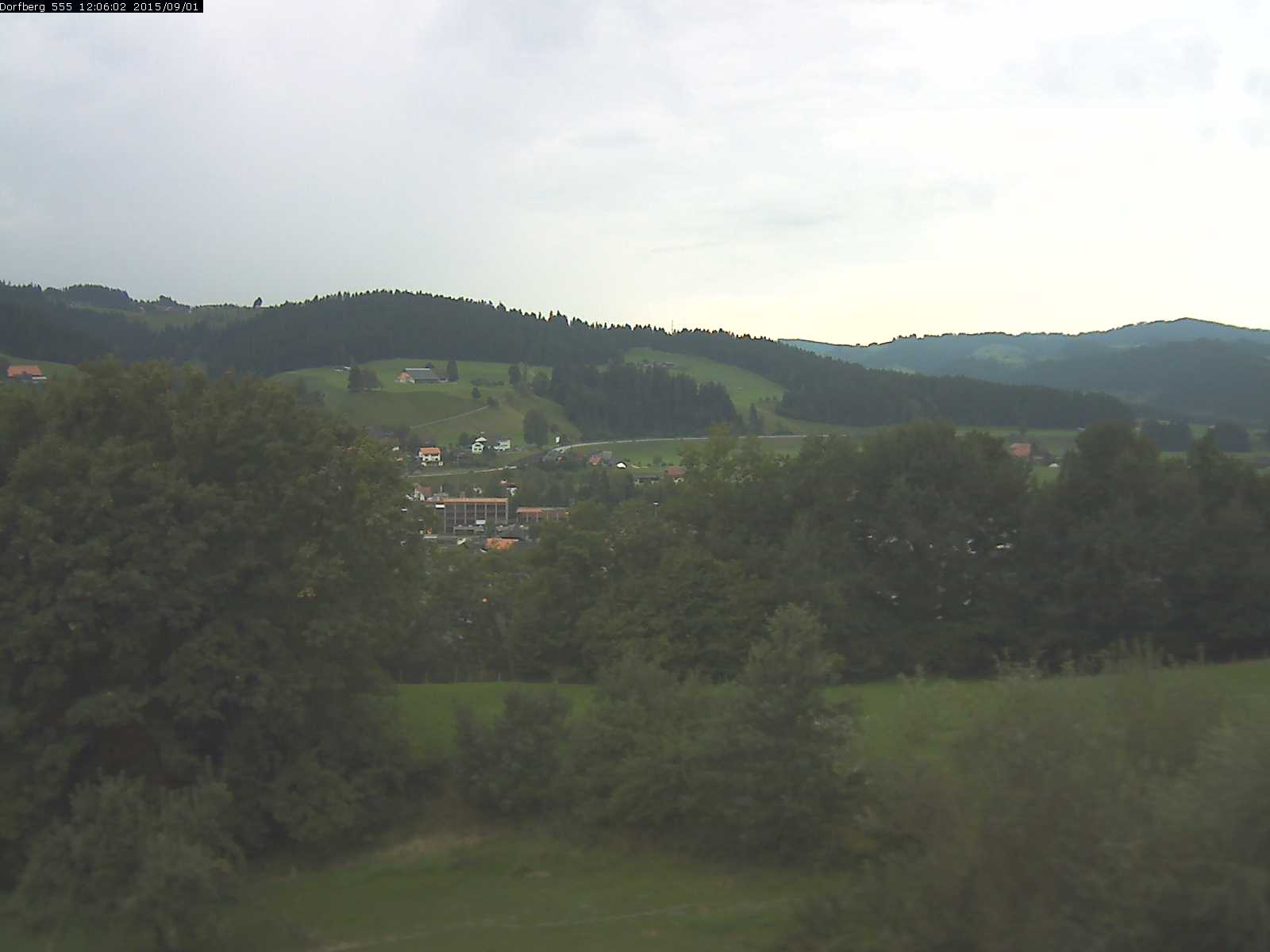 Webcam-Bild: Aussicht vom Dorfberg in Langnau 20150901-120601