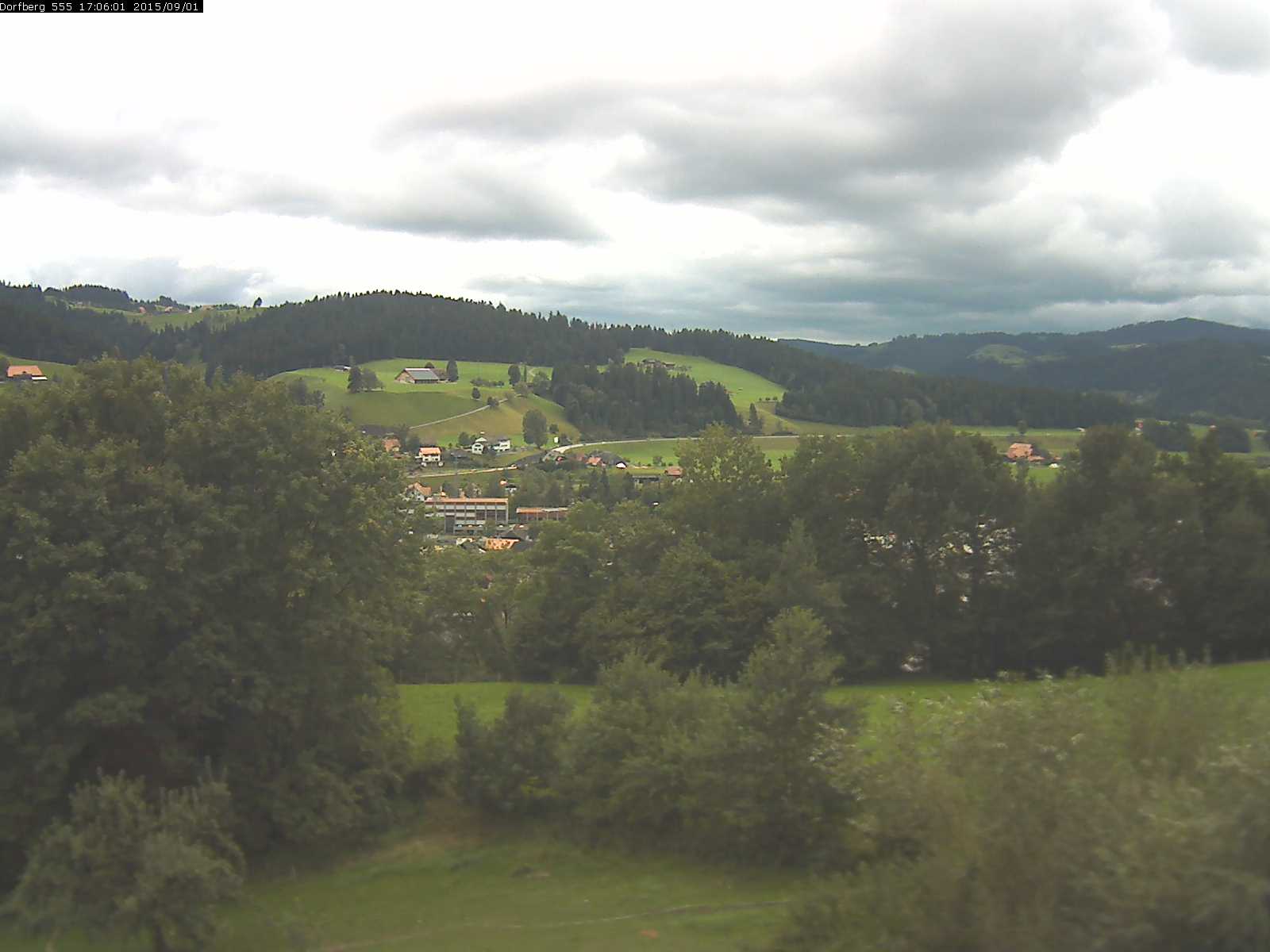Webcam-Bild: Aussicht vom Dorfberg in Langnau 20150901-170601