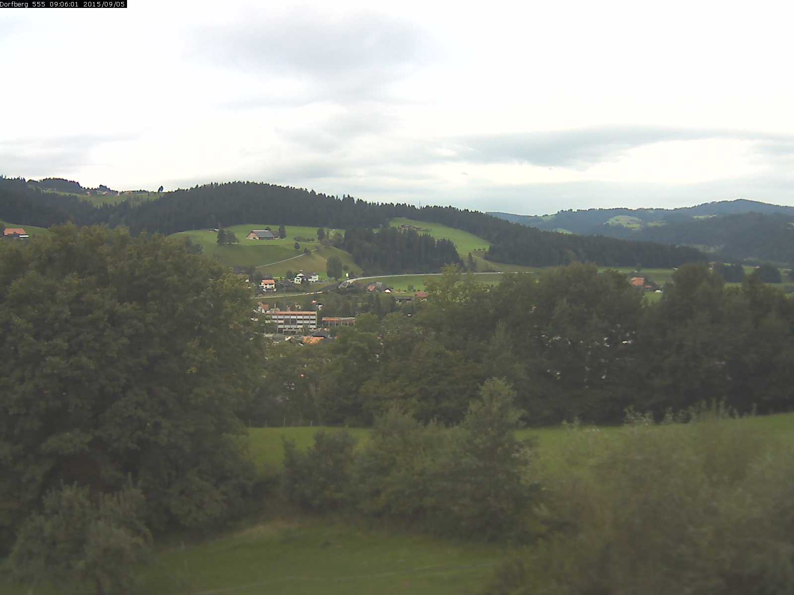 Webcam-Bild: Aussicht vom Dorfberg in Langnau 20150905-090601