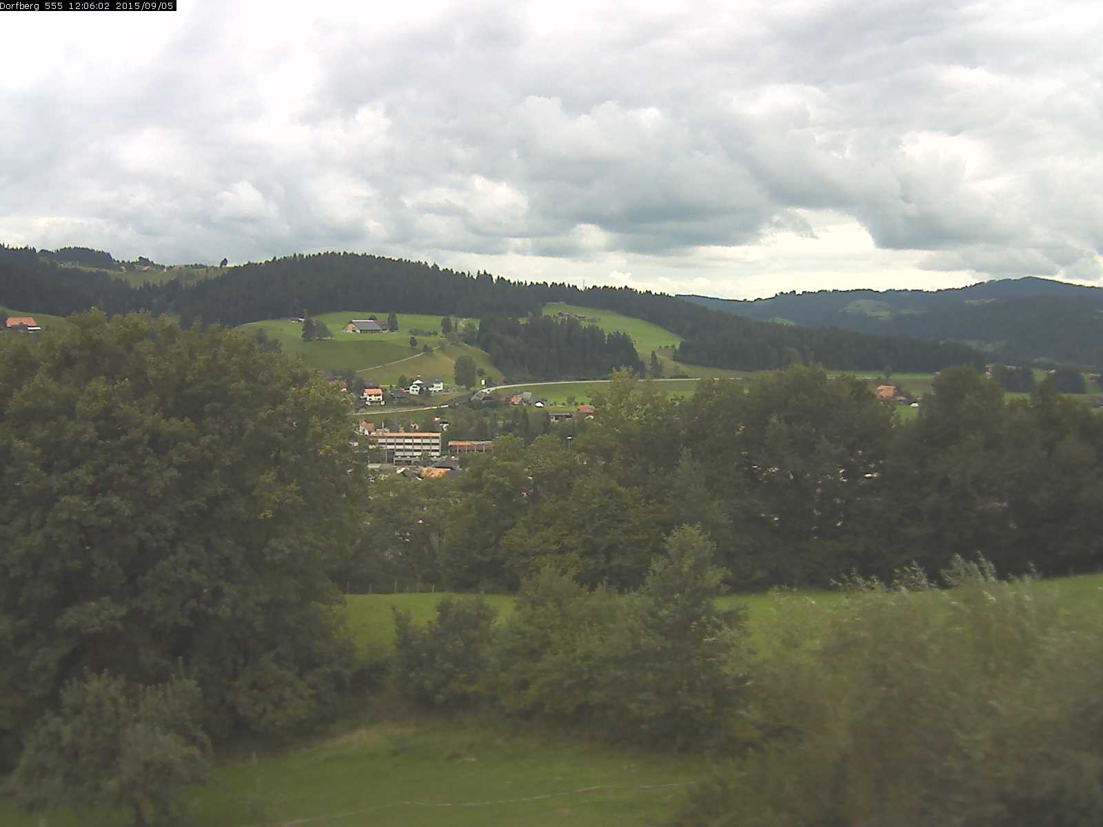 Webcam-Bild: Aussicht vom Dorfberg in Langnau 20150905-120601