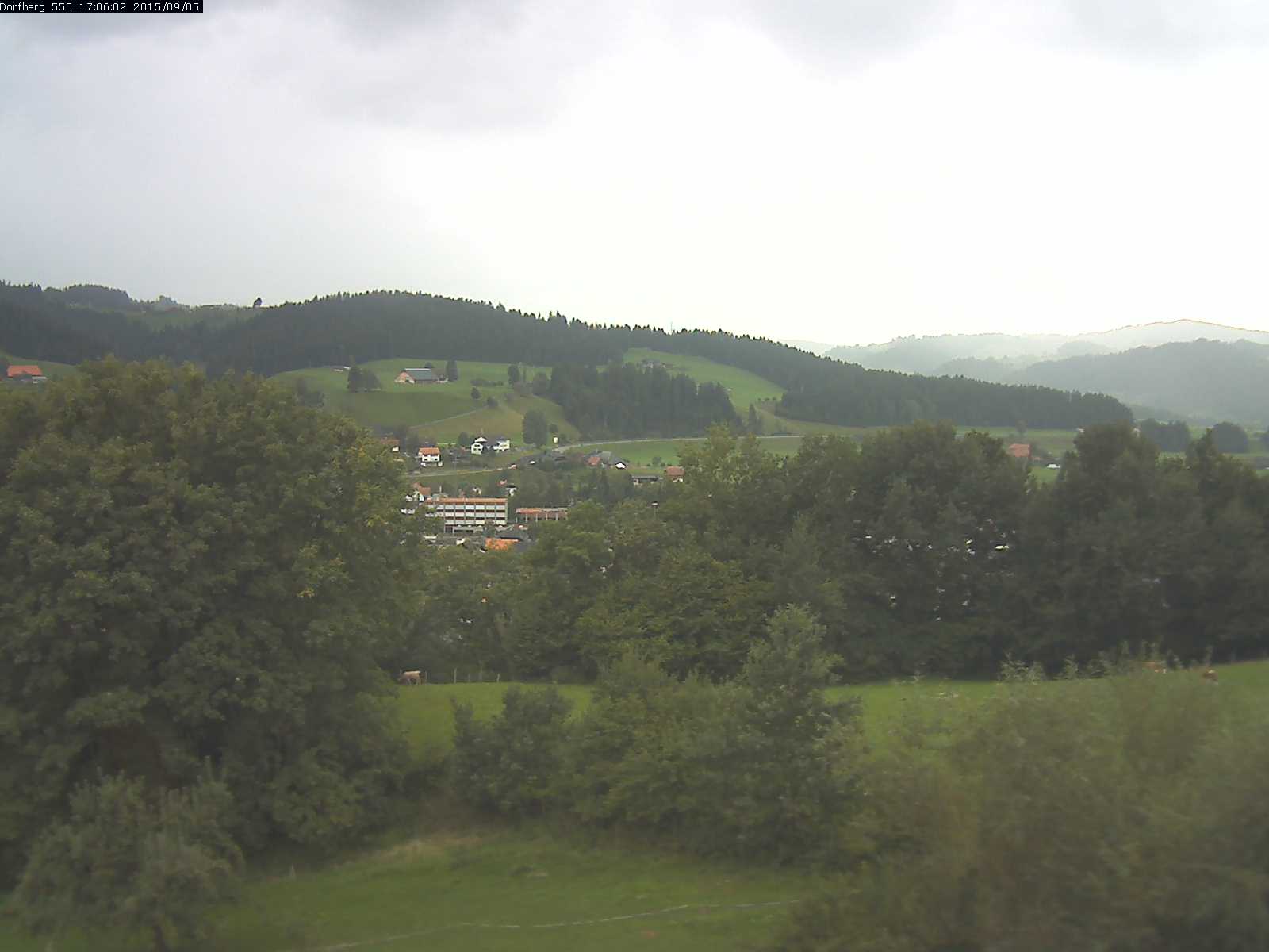 Webcam-Bild: Aussicht vom Dorfberg in Langnau 20150905-170601