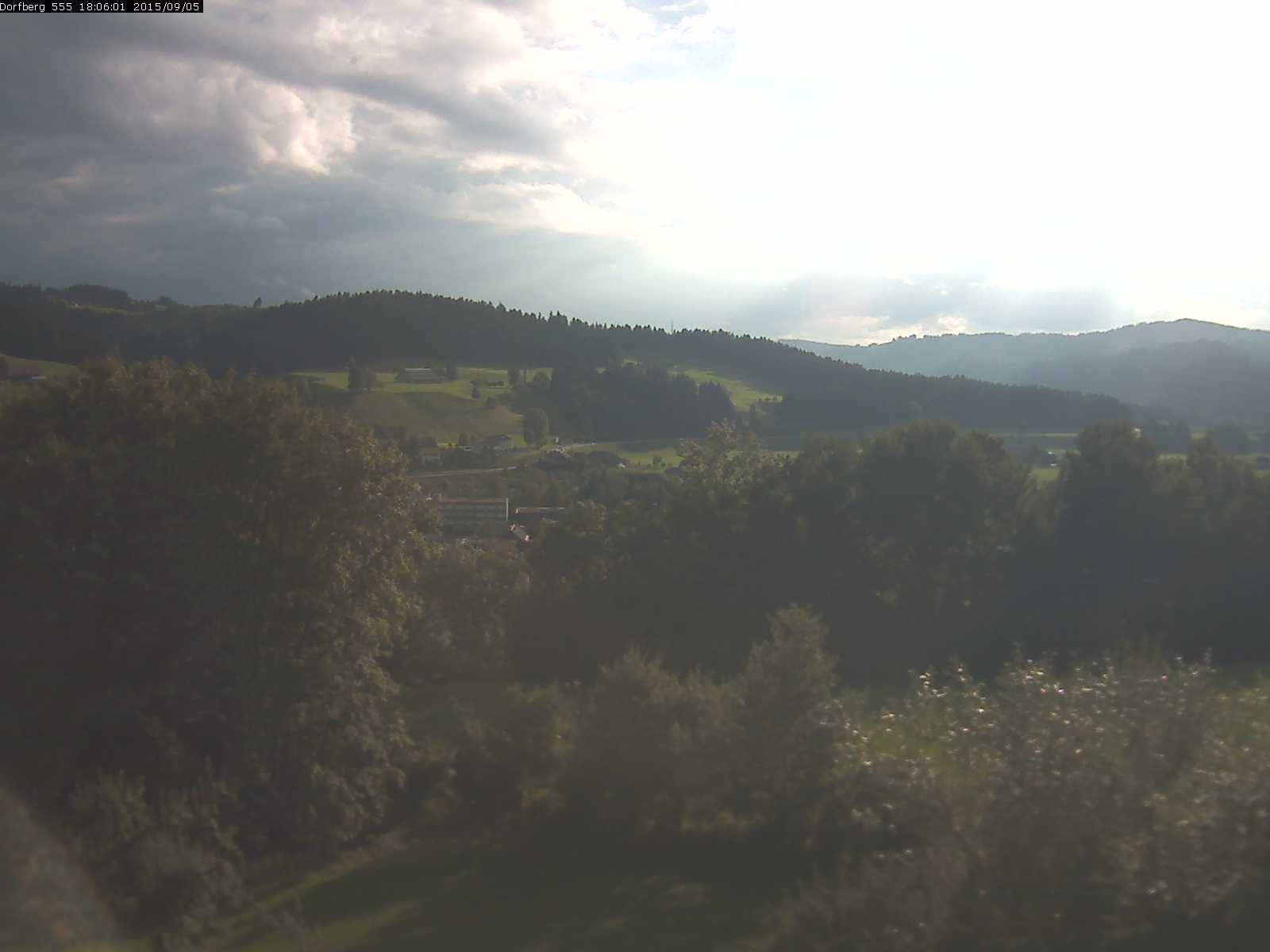 Webcam-Bild: Aussicht vom Dorfberg in Langnau 20150905-180601