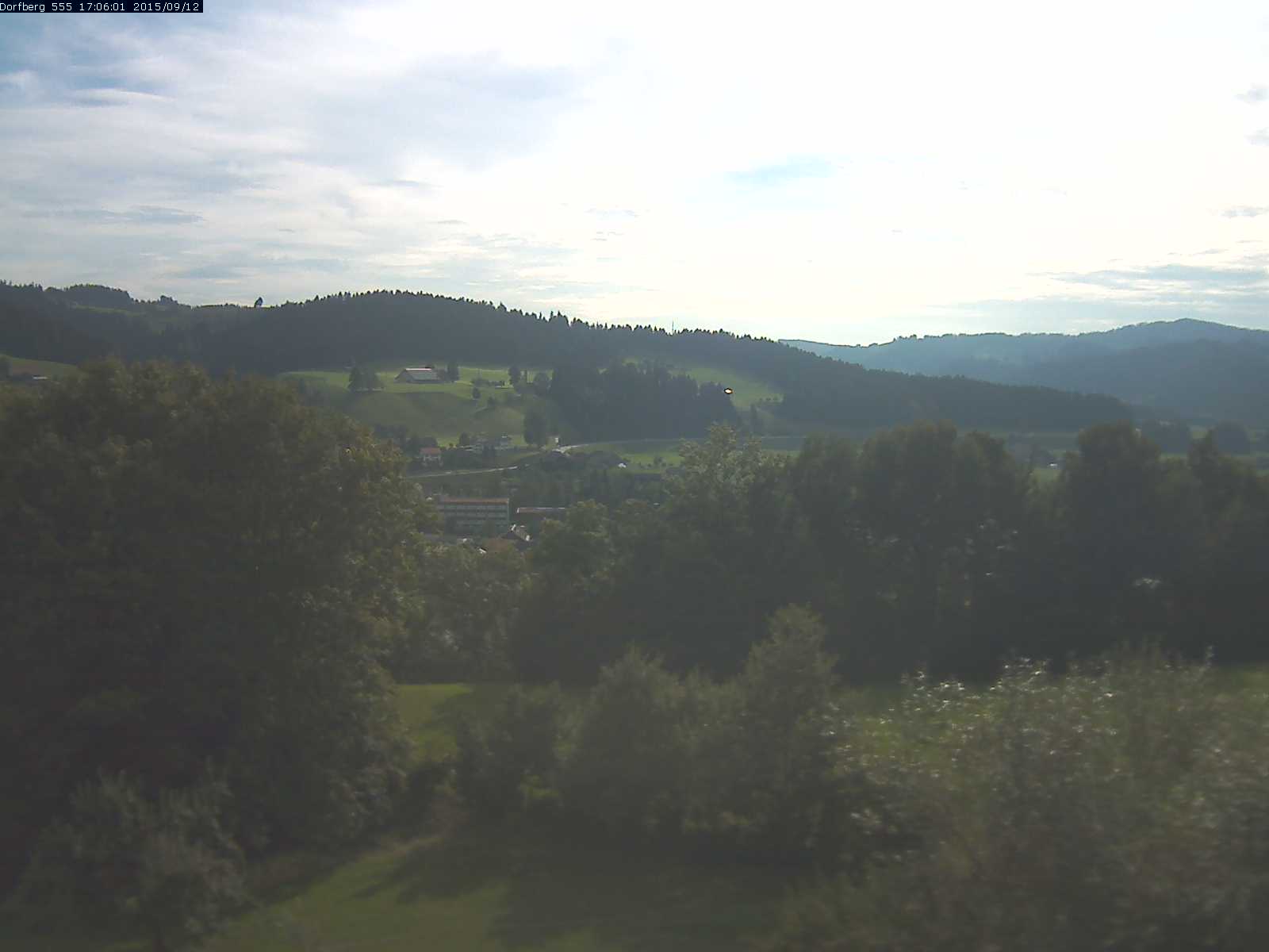 Webcam-Bild: Aussicht vom Dorfberg in Langnau 20150912-170601