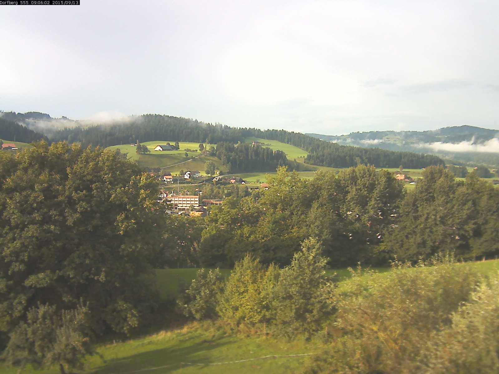 Webcam-Bild: Aussicht vom Dorfberg in Langnau 20150913-090601