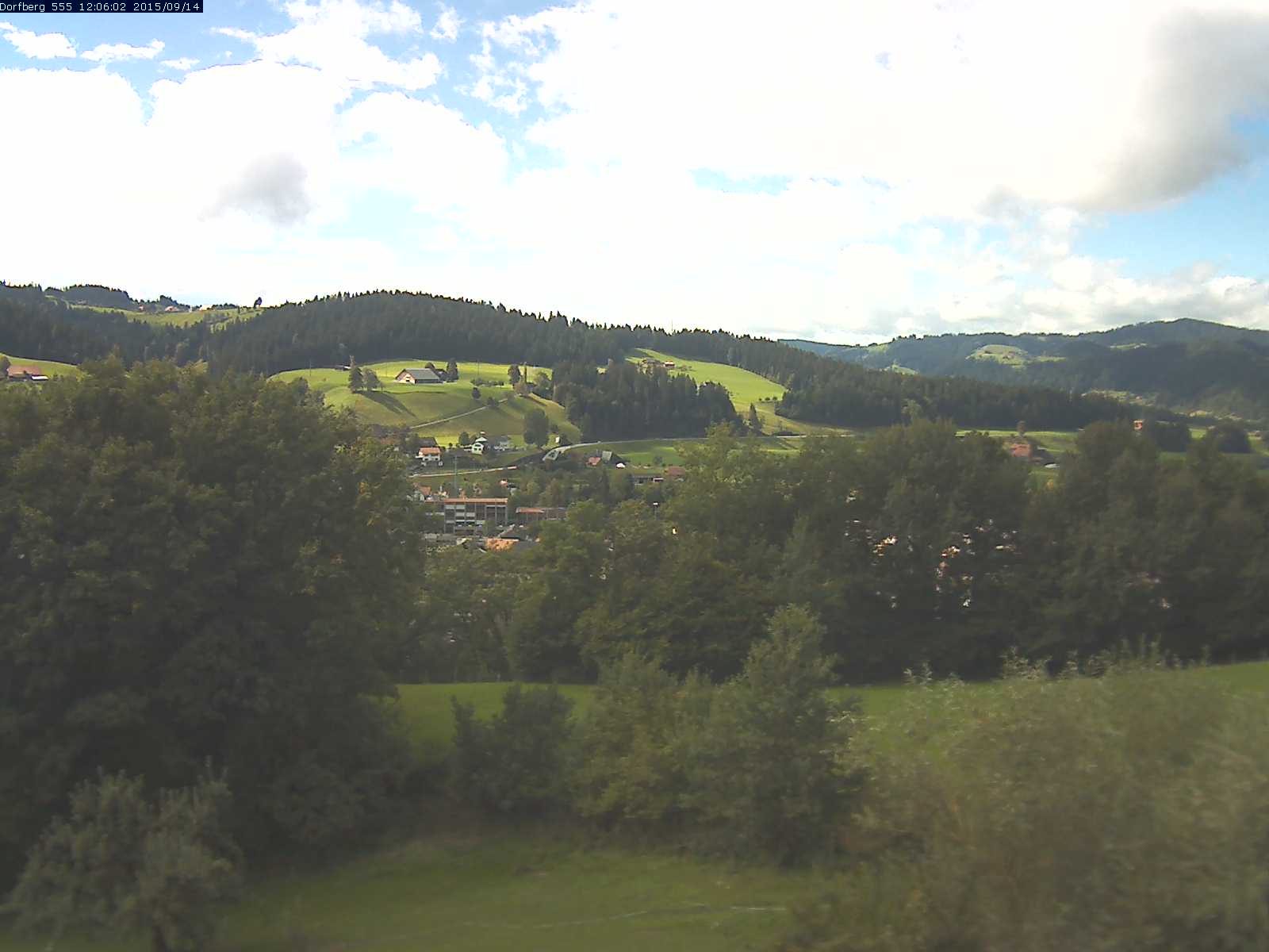 Webcam-Bild: Aussicht vom Dorfberg in Langnau 20150914-120601