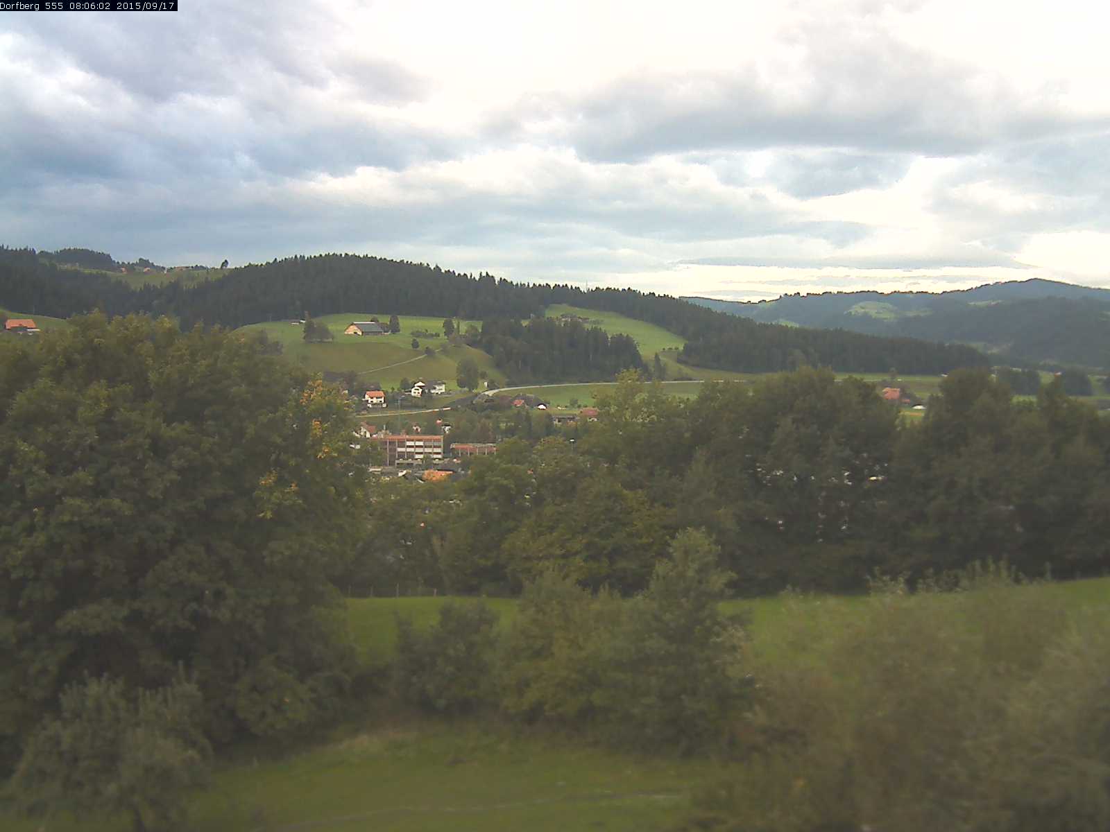 Webcam-Bild: Aussicht vom Dorfberg in Langnau 20150917-080601