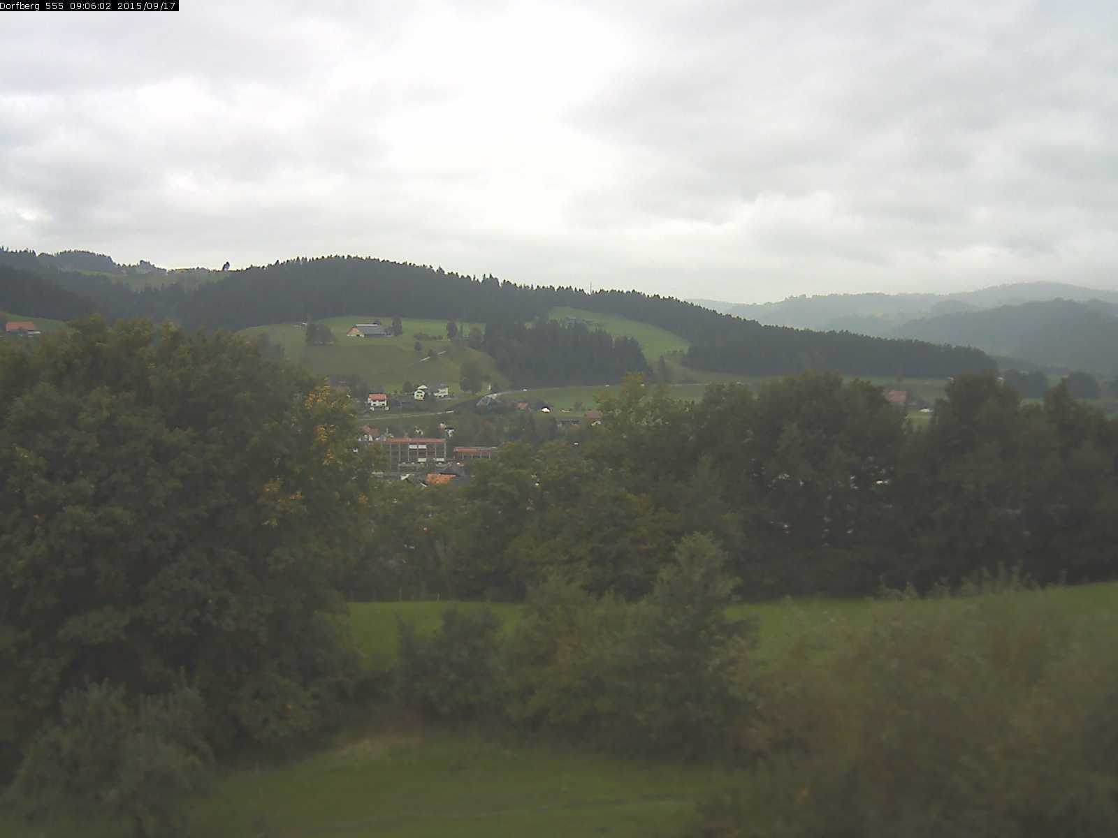 Webcam-Bild: Aussicht vom Dorfberg in Langnau 20150917-090601