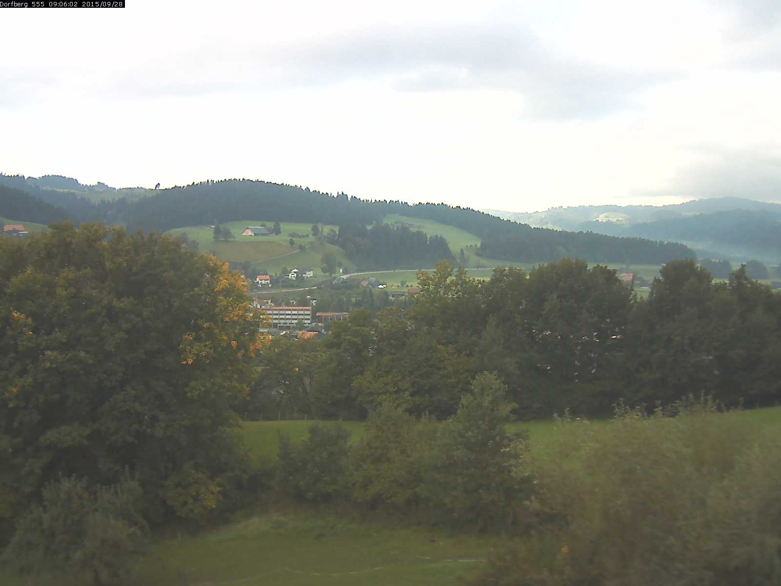 Webcam-Bild: Aussicht vom Dorfberg in Langnau 20150928-090601