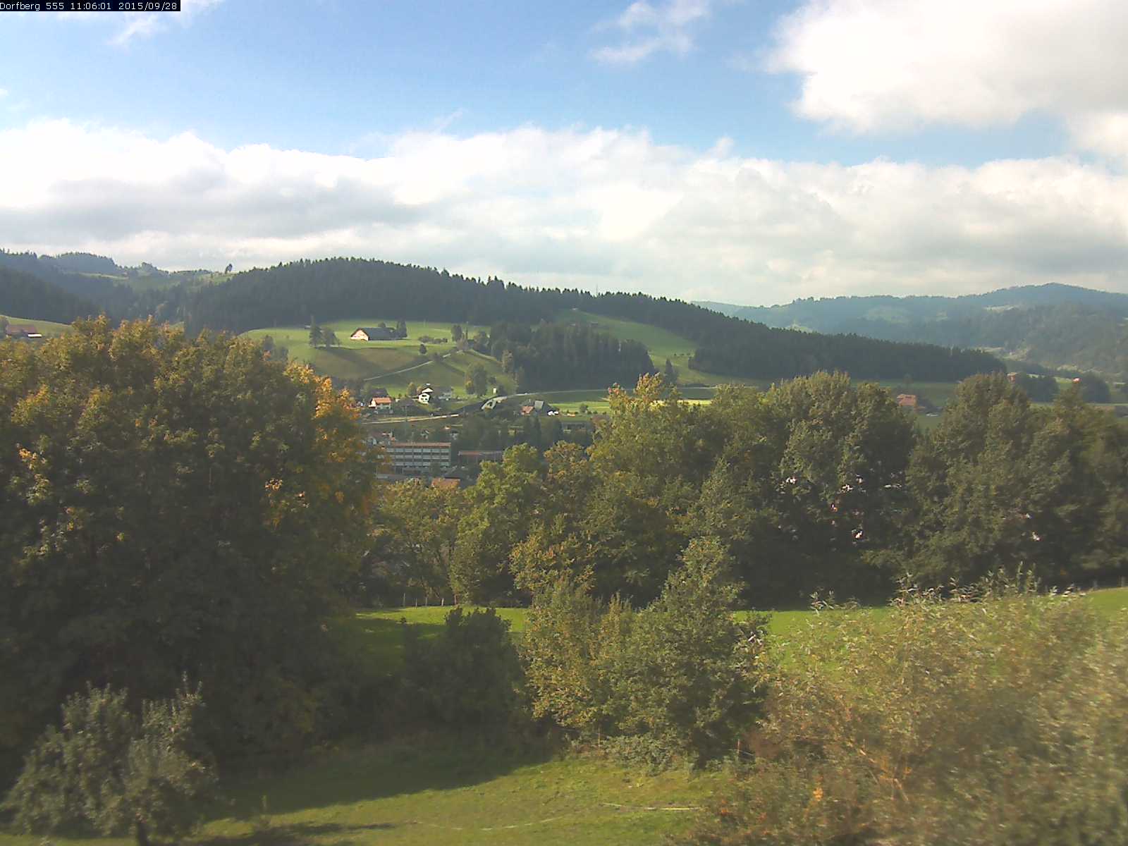 Webcam-Bild: Aussicht vom Dorfberg in Langnau 20150928-110601