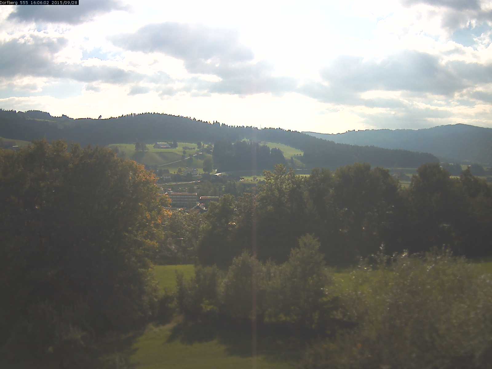 Webcam-Bild: Aussicht vom Dorfberg in Langnau 20150928-160601