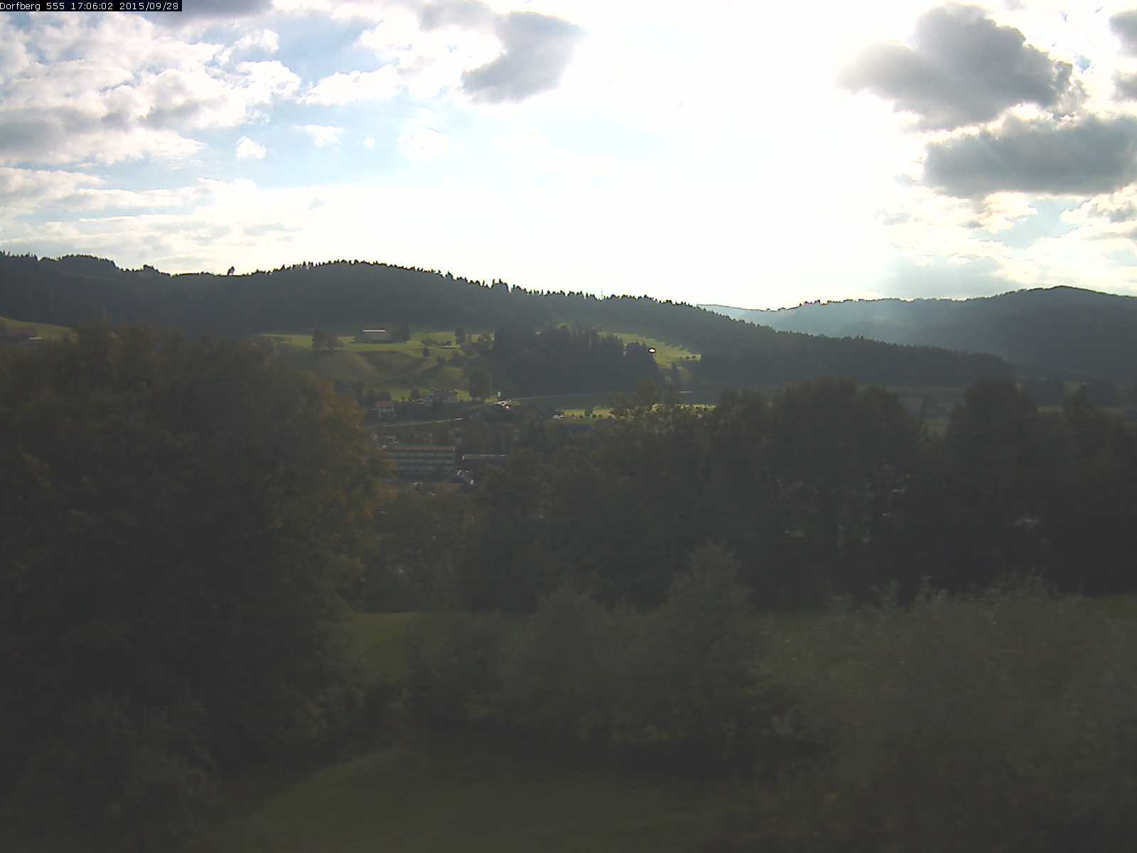 Webcam-Bild: Aussicht vom Dorfberg in Langnau 20150928-170601