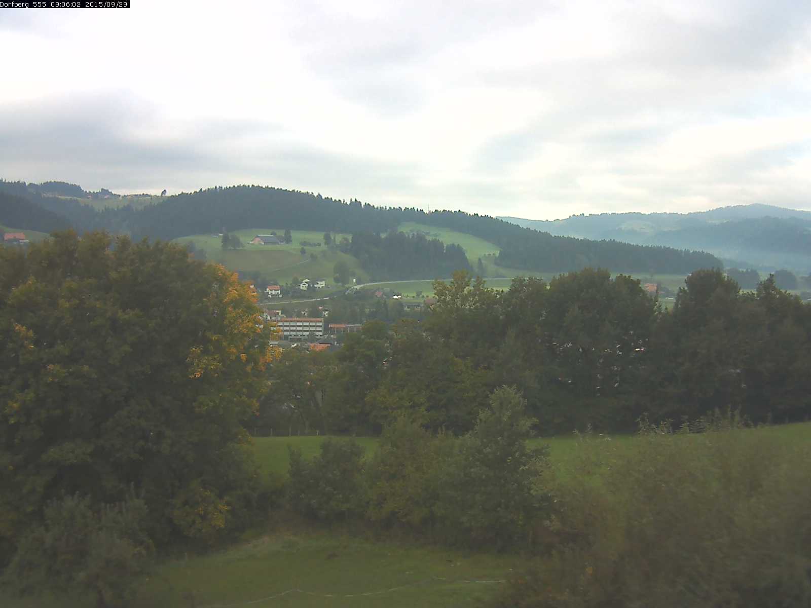Webcam-Bild: Aussicht vom Dorfberg in Langnau 20150929-090601