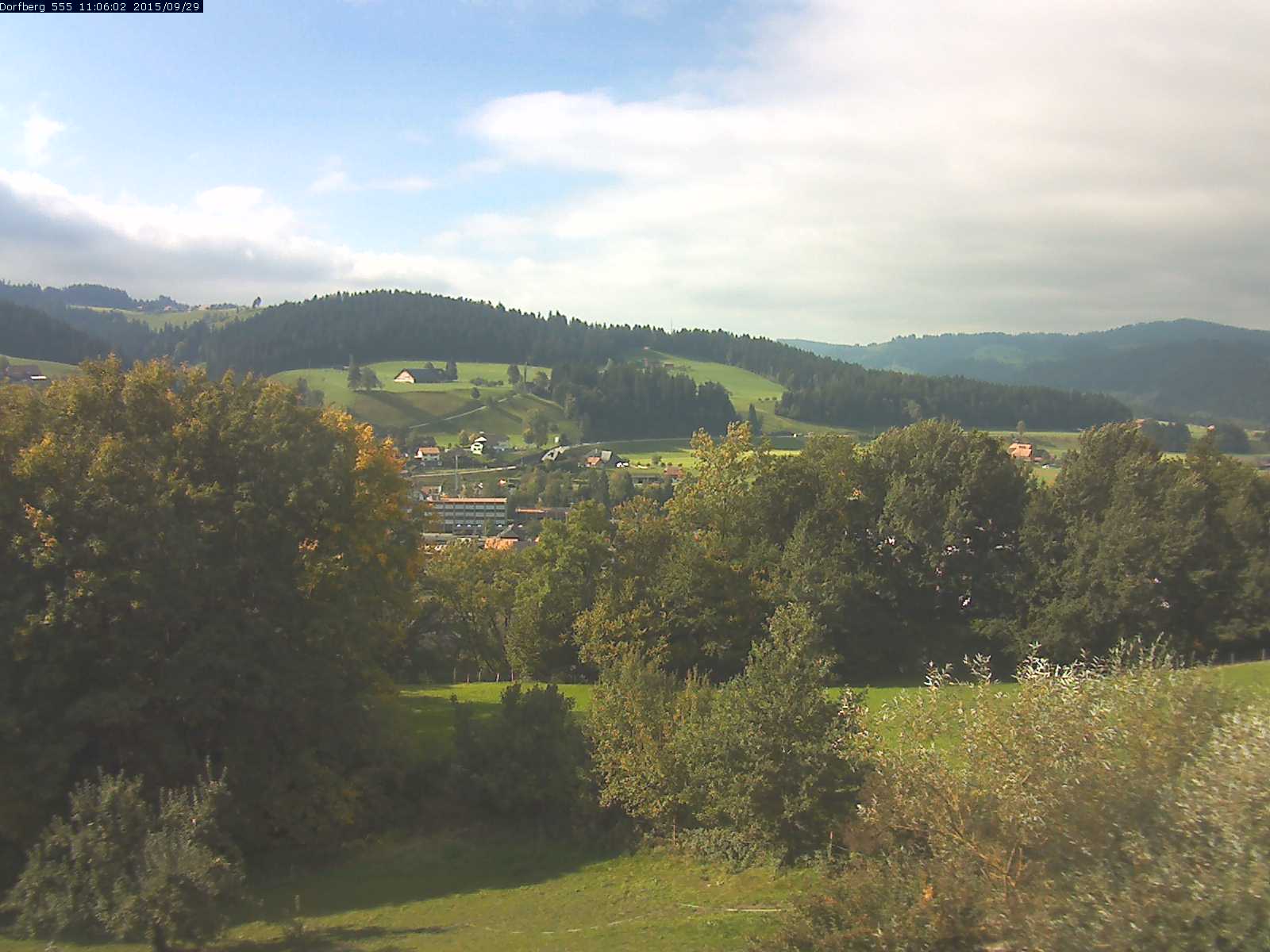 Webcam-Bild: Aussicht vom Dorfberg in Langnau 20150929-110601