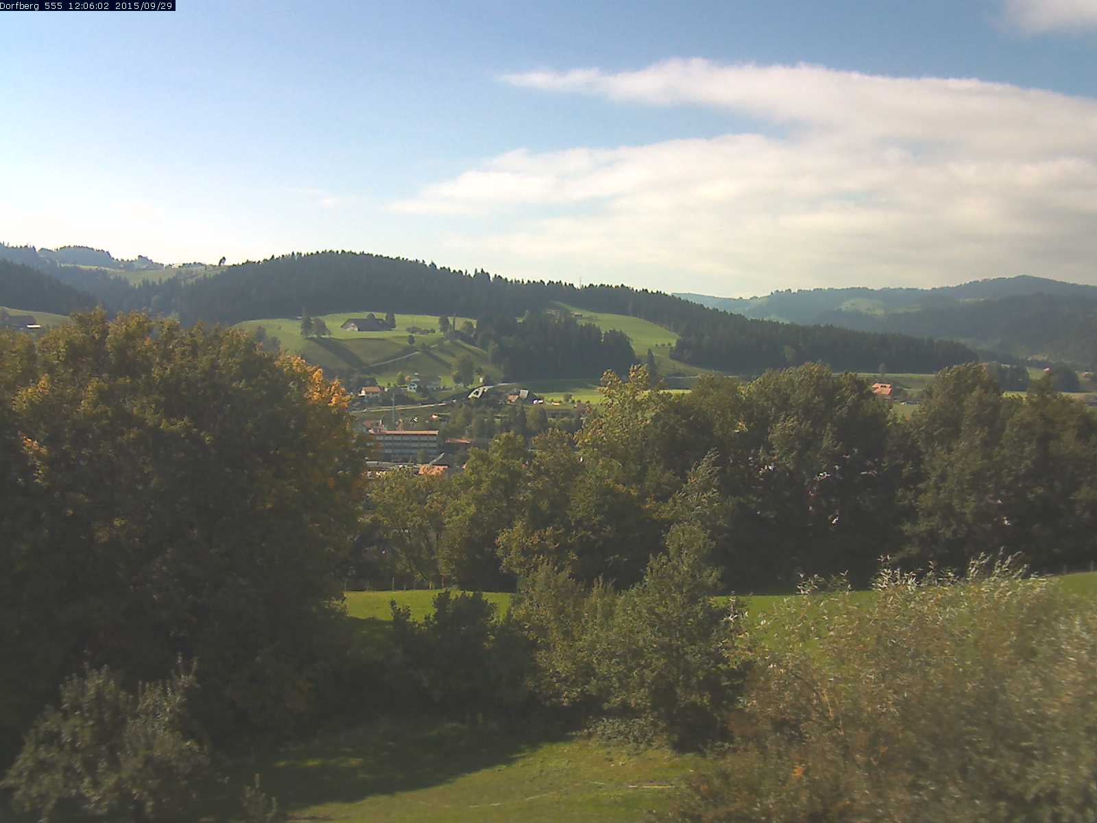 Webcam-Bild: Aussicht vom Dorfberg in Langnau 20150929-120601