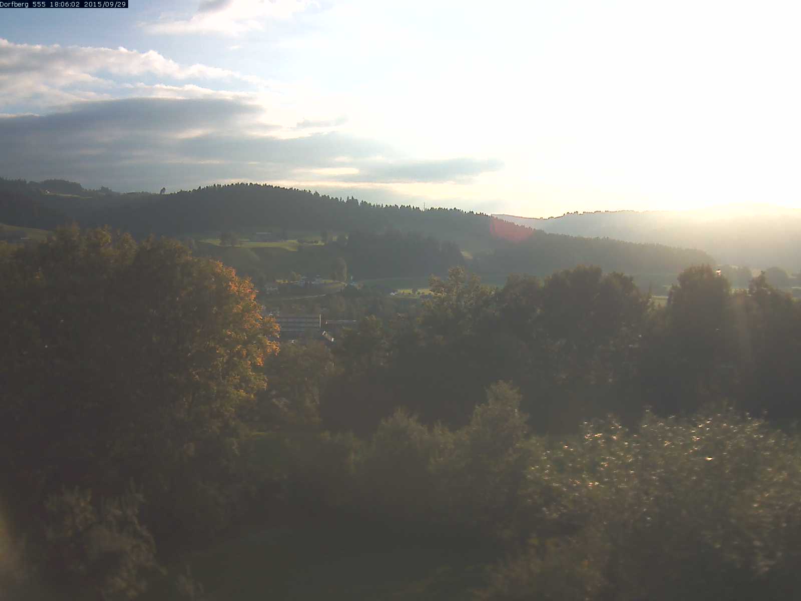 Webcam-Bild: Aussicht vom Dorfberg in Langnau 20150929-180601