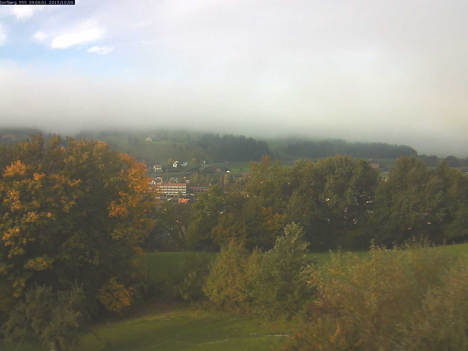 Webcam-Bild: Aussicht vom Dorfberg in Langnau 20151006-090601