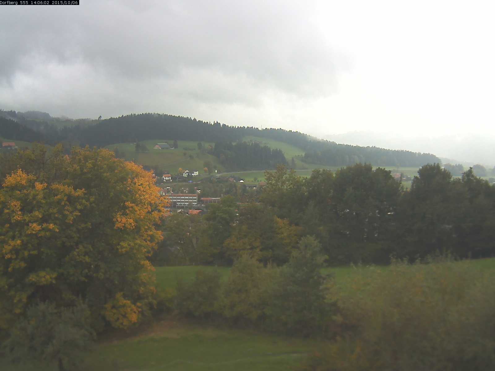 Webcam-Bild: Aussicht vom Dorfberg in Langnau 20151006-140601