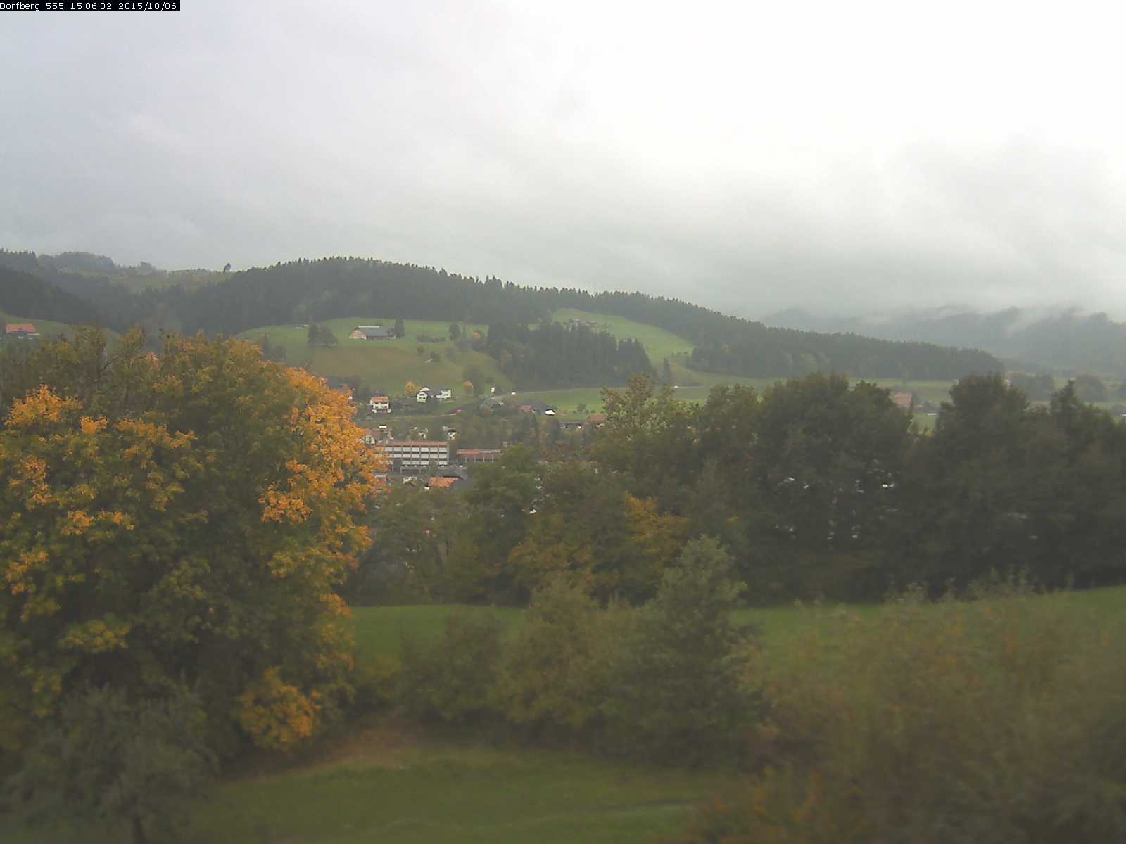 Webcam-Bild: Aussicht vom Dorfberg in Langnau 20151006-150601