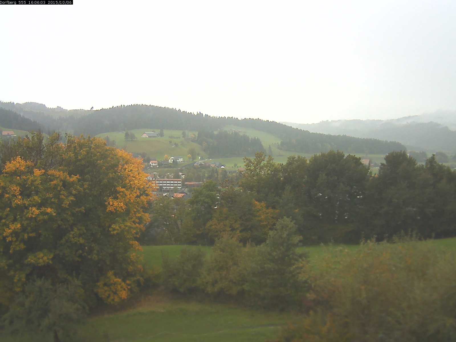 Webcam-Bild: Aussicht vom Dorfberg in Langnau 20151006-160601