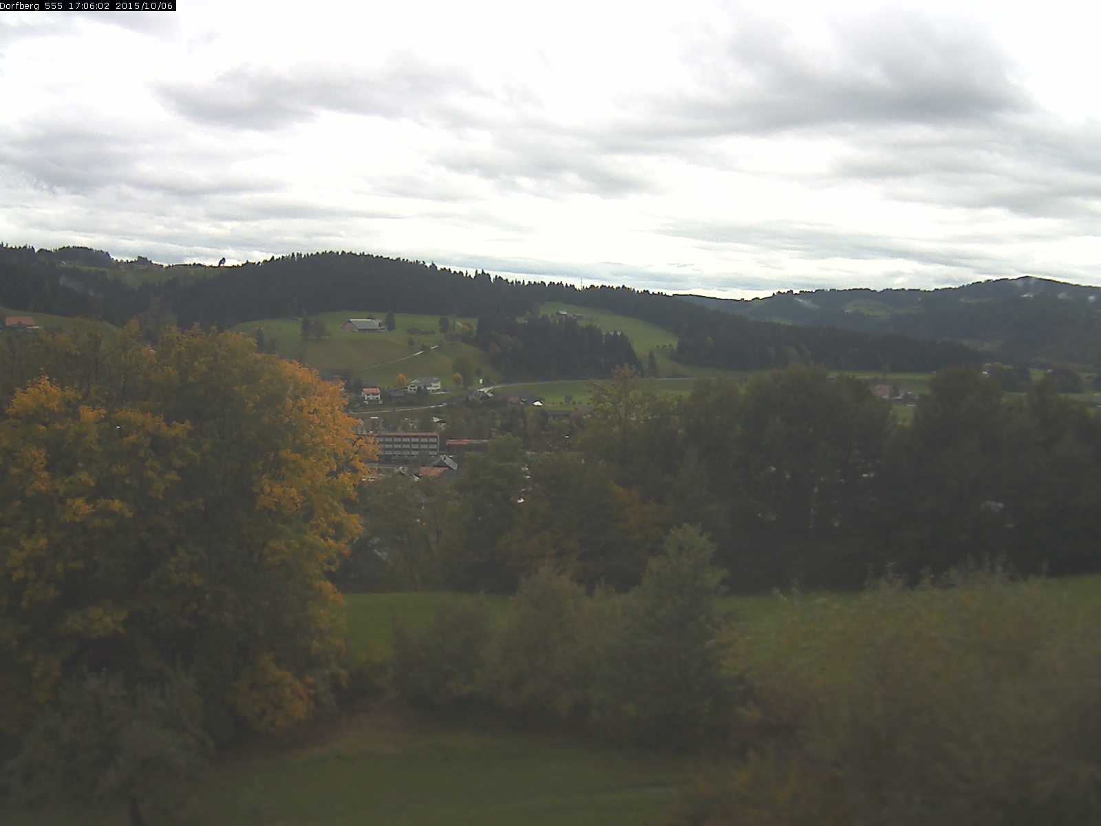 Webcam-Bild: Aussicht vom Dorfberg in Langnau 20151006-170601