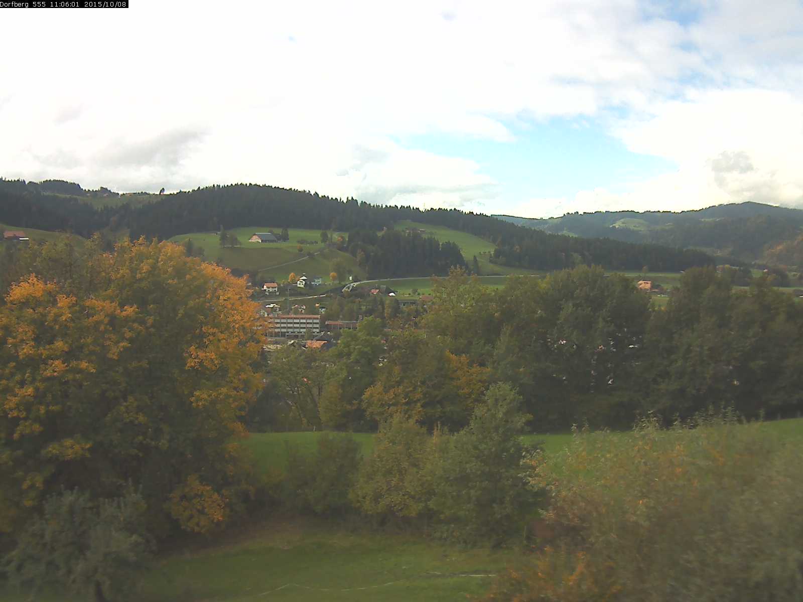 Webcam-Bild: Aussicht vom Dorfberg in Langnau 20151008-110601